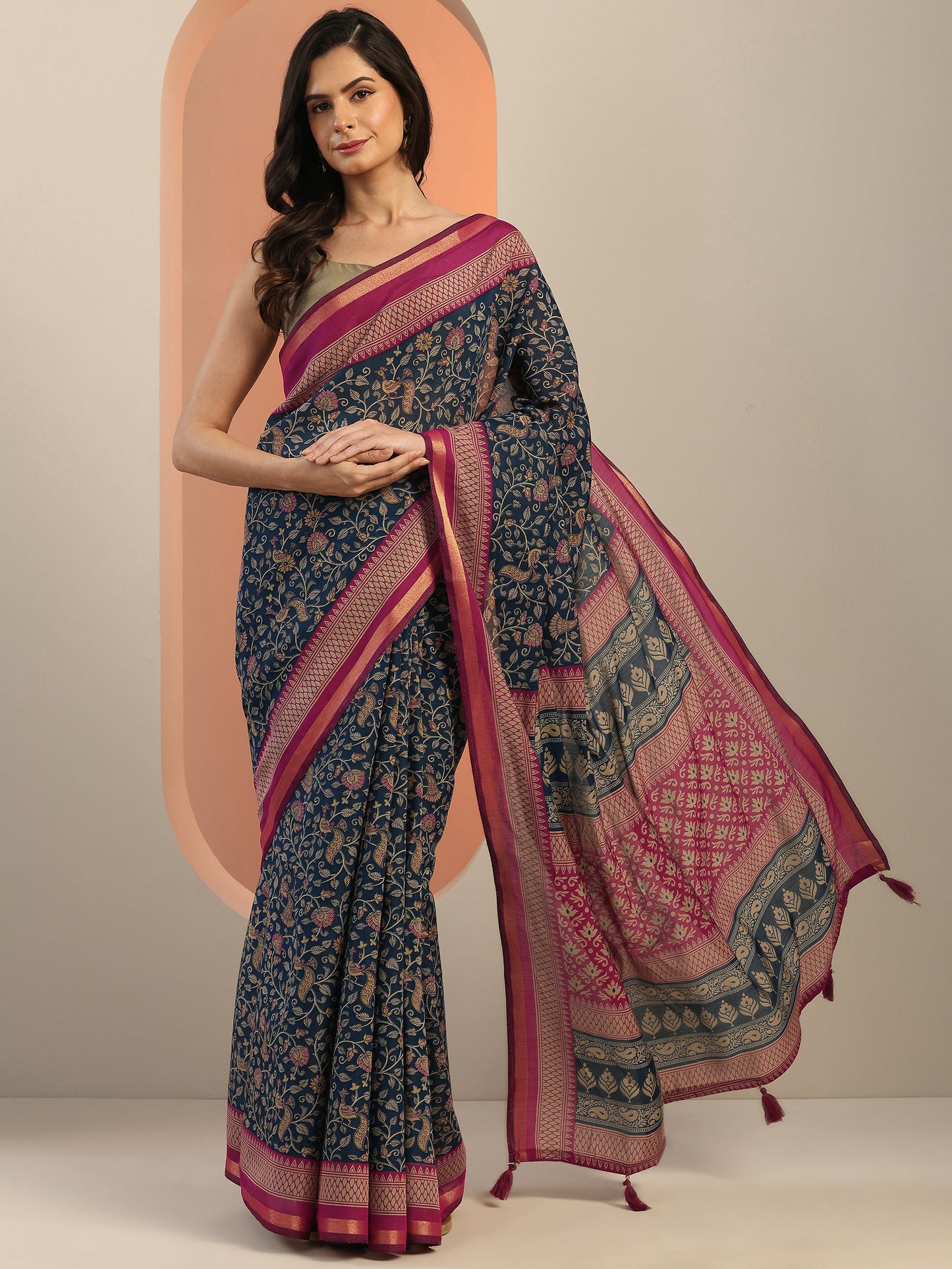 Teal Printed Silk Blend Saree With Unstitched Blouse Piece