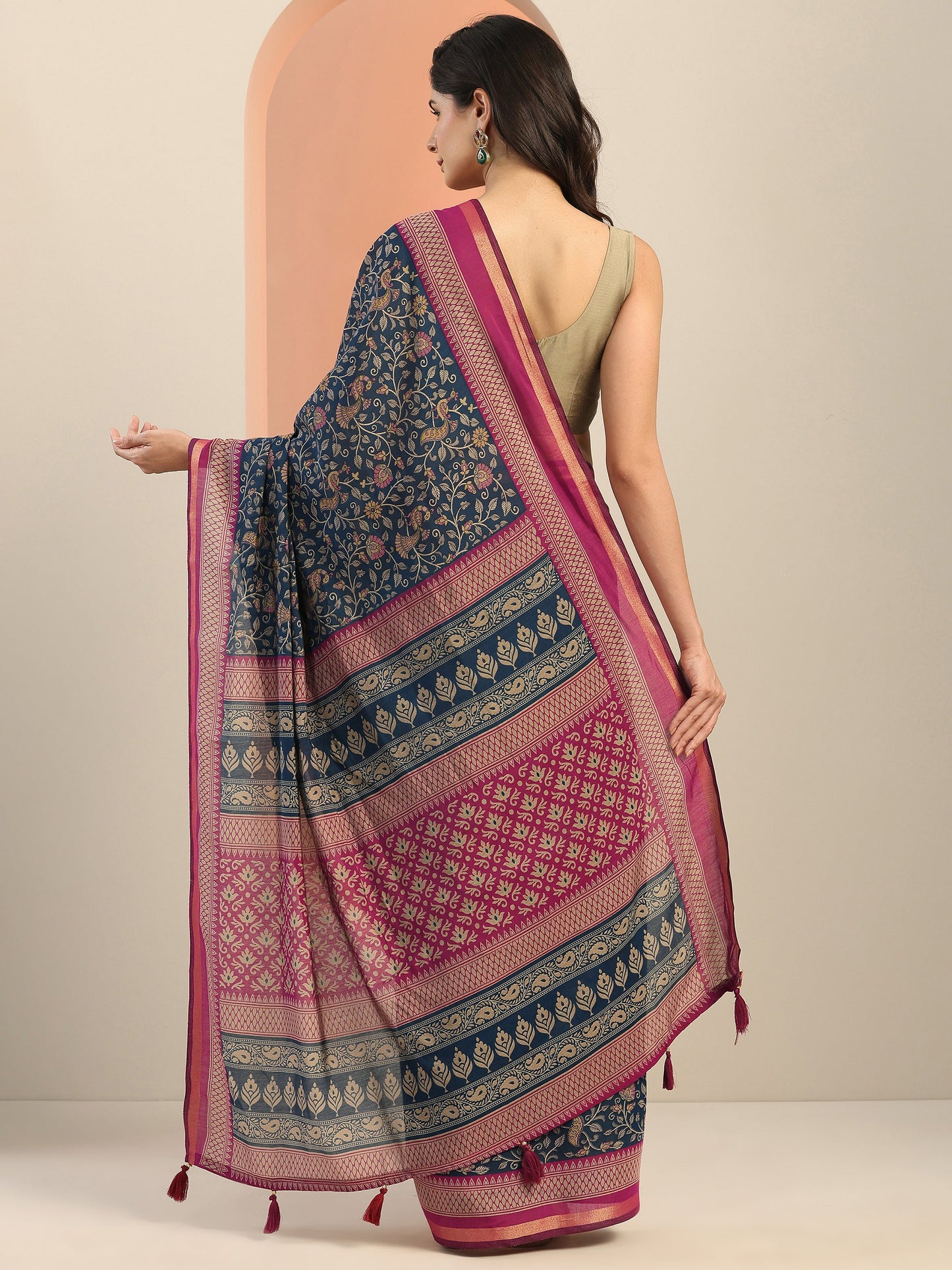 Teal Printed Silk Blend Saree With Unstitched Blouse Piece