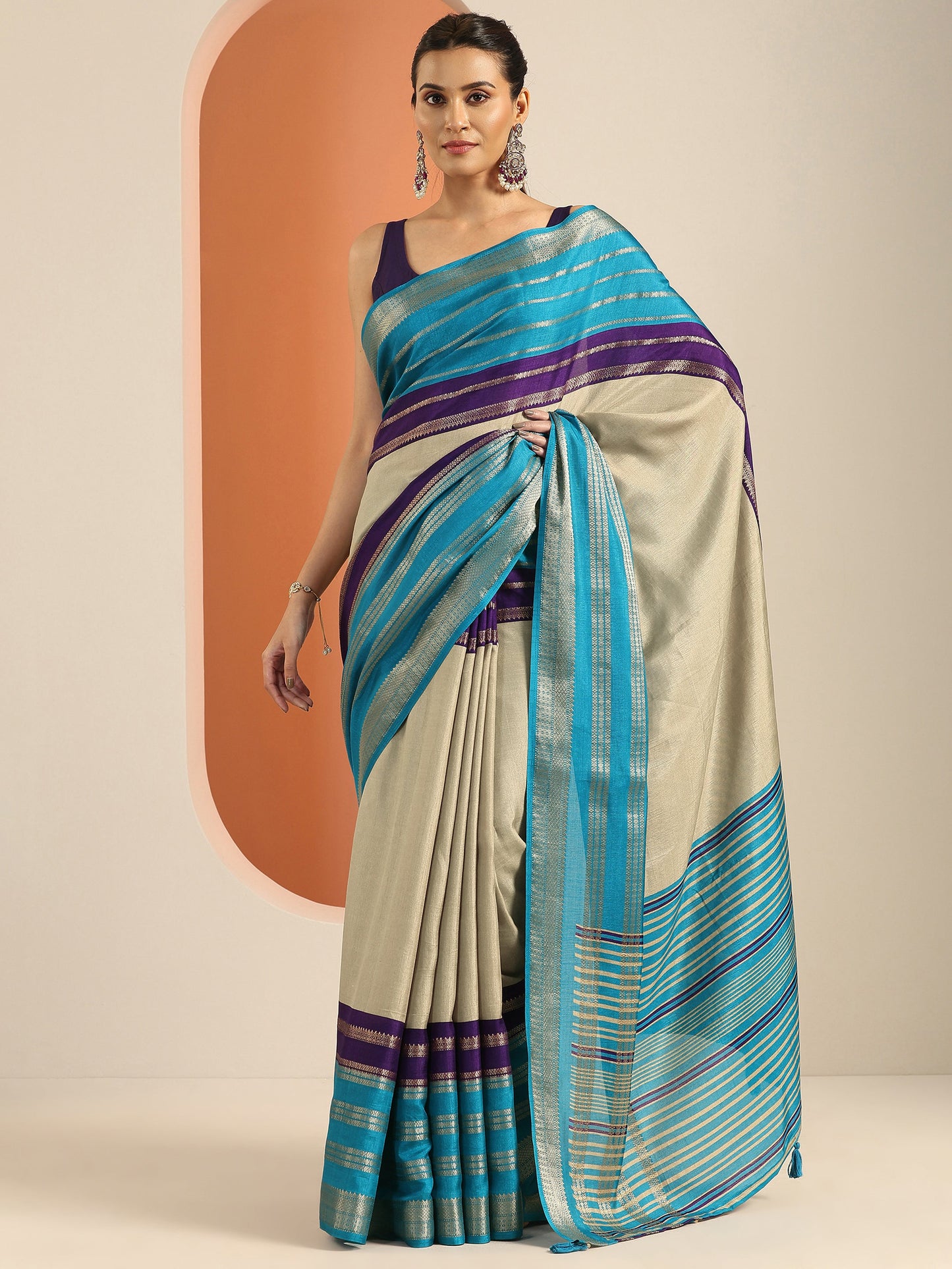 Beige Printed Silk Blend Saree With Unstitched Blouse Piece