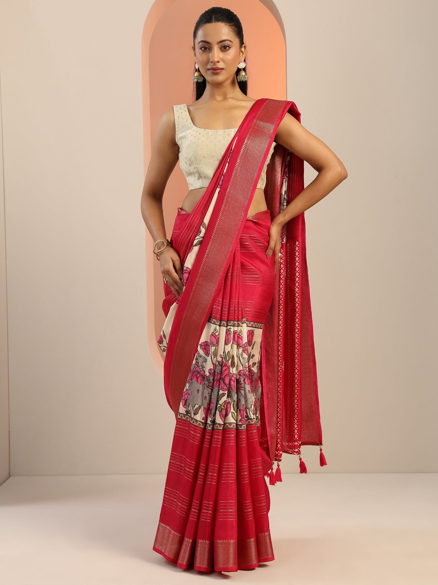 Pink Printed Silk Blend Saree With Unstitched Blouse Piece