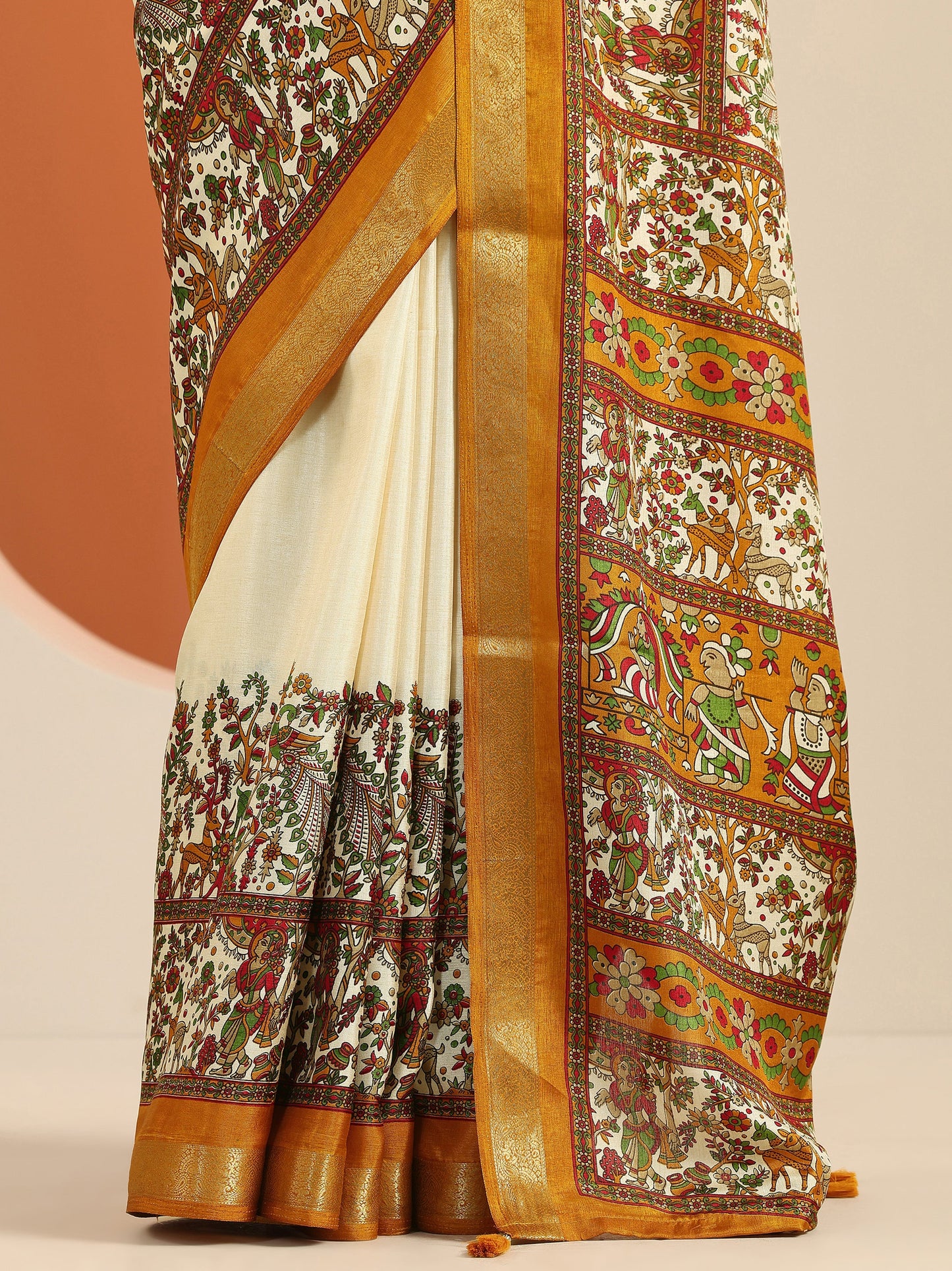 Beige Solid Georgette Saree With Unstitched Blouse Piece