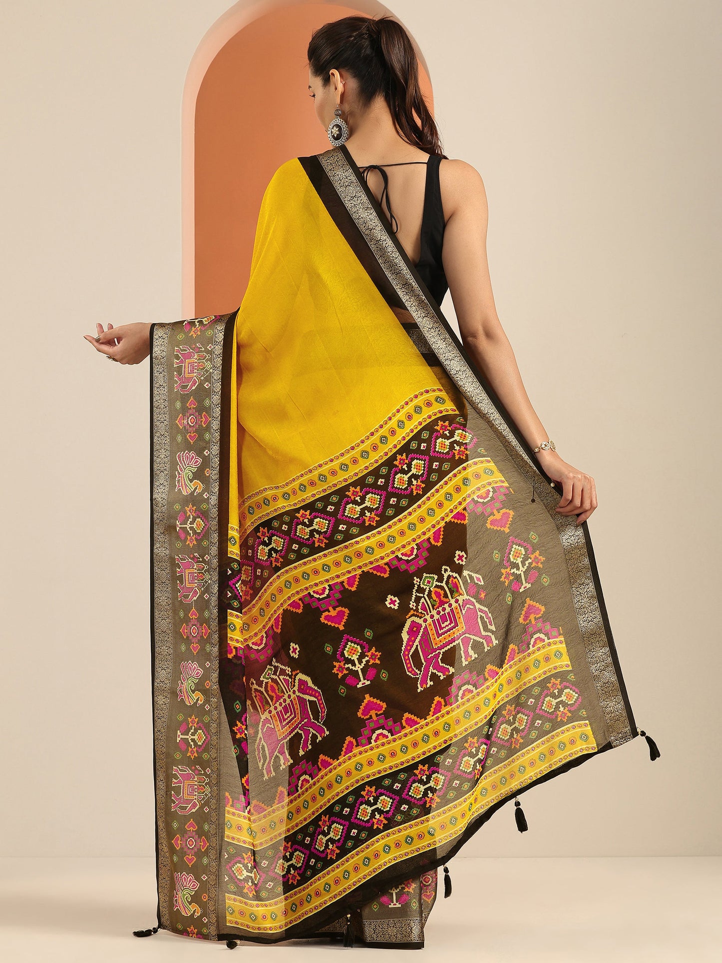 Mustard Solid Georgette Saree With Unstitched Blouse Piece
