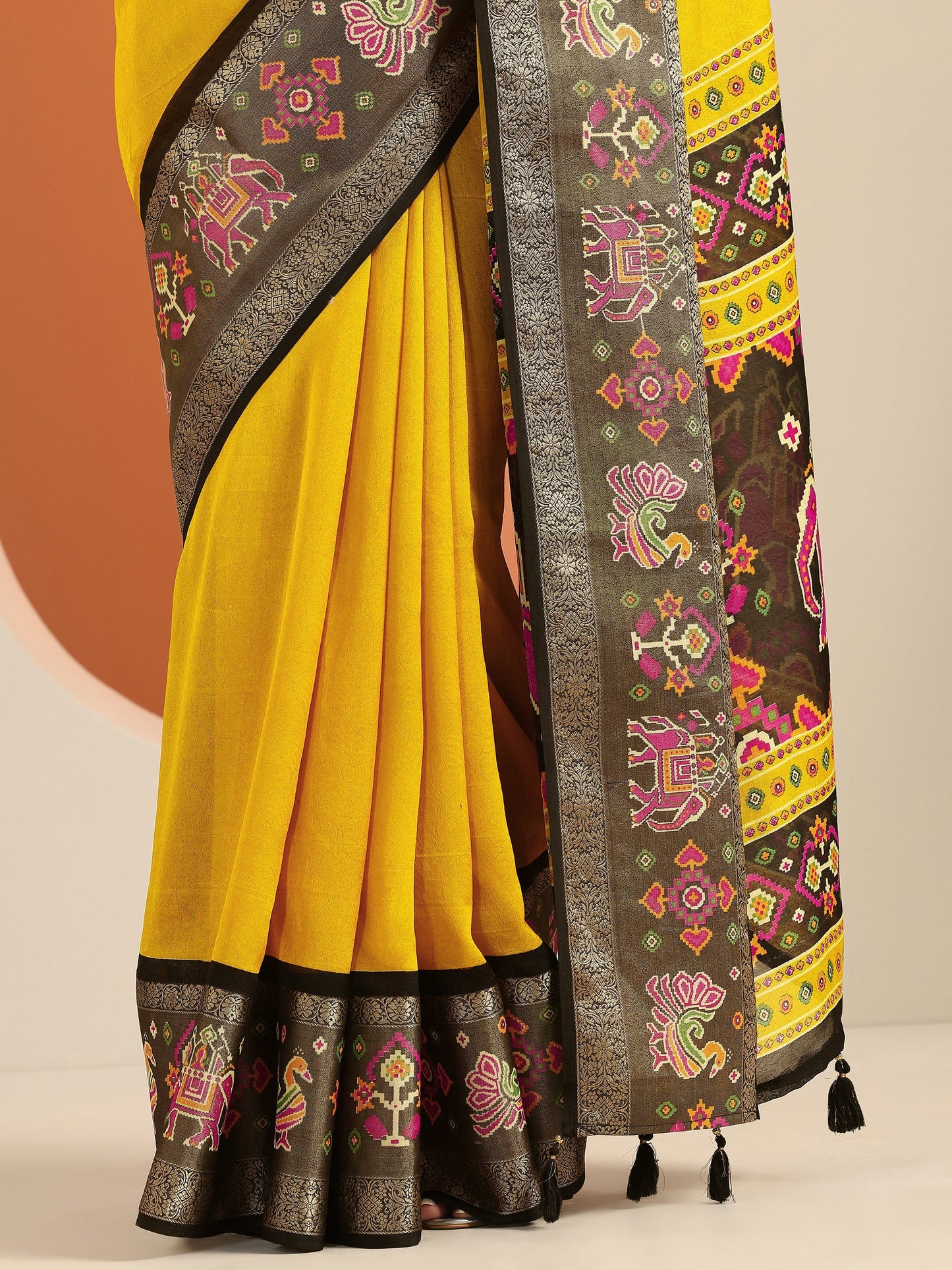 Mustard Solid Georgette Saree With Unstitched Blouse Piece