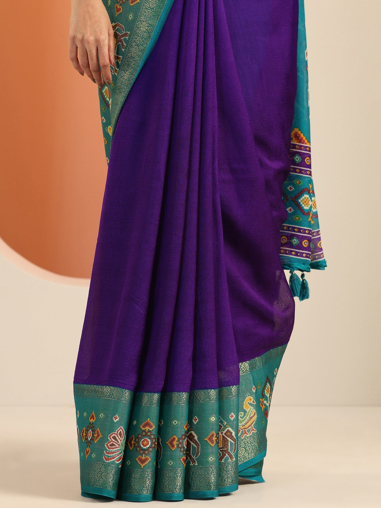 Purple Solid Georgette Saree With Unstitched Blouse Piece