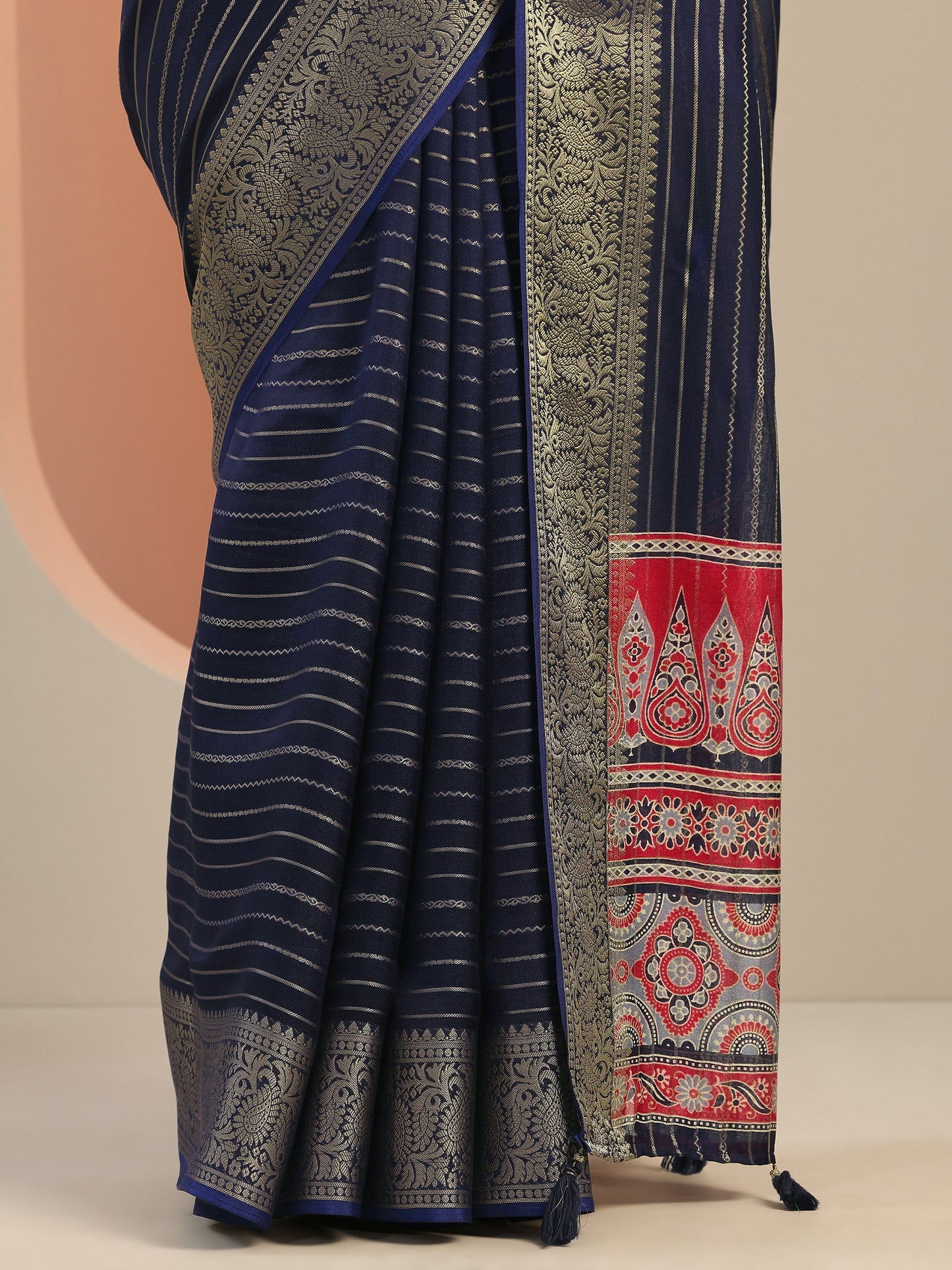 Navy blue Woven Design Georgette Saree With Unstitched Blouse Piece