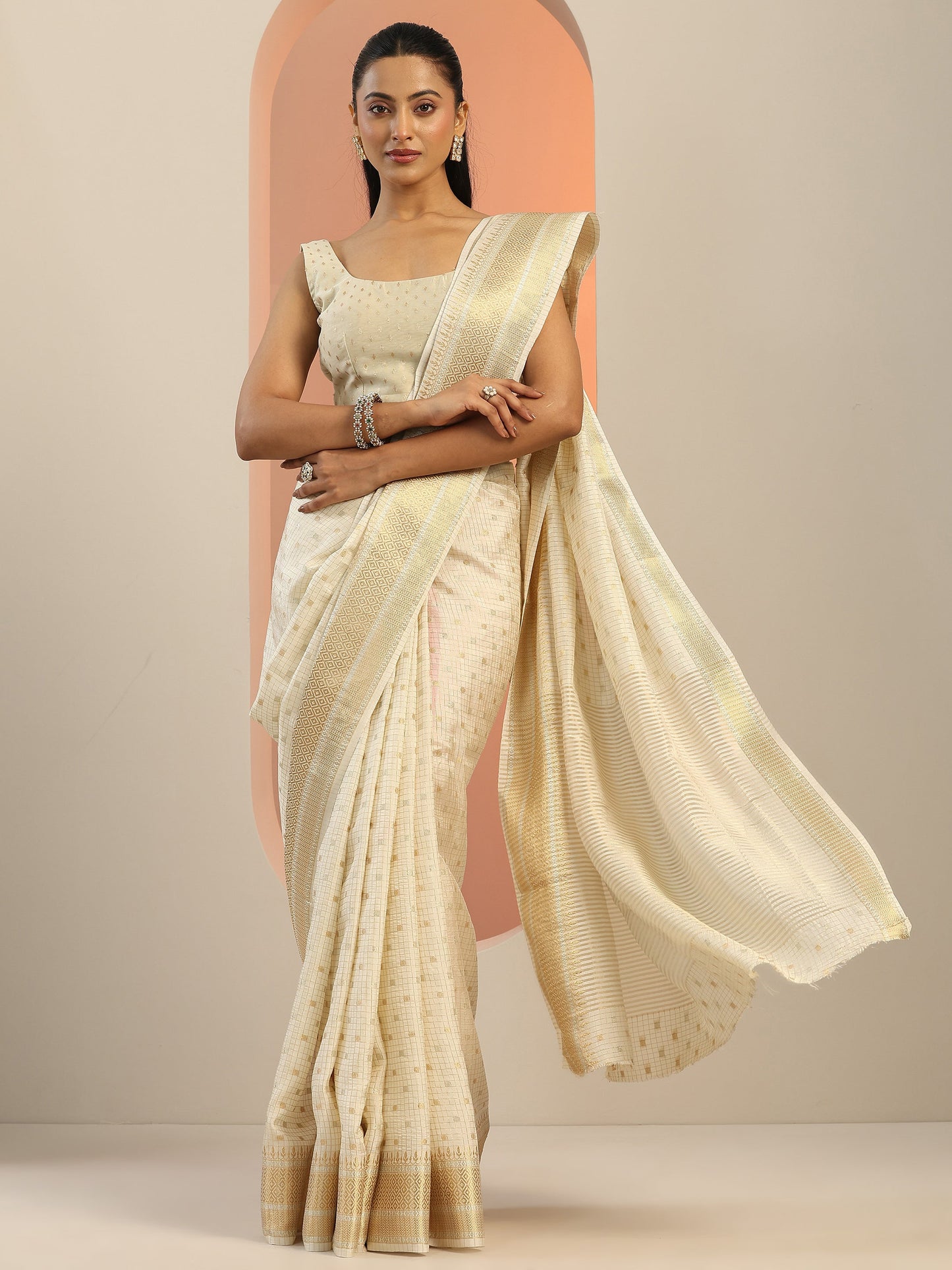 Cream Woven Design Silk Blend Saree With Unstitched Blouse Piece