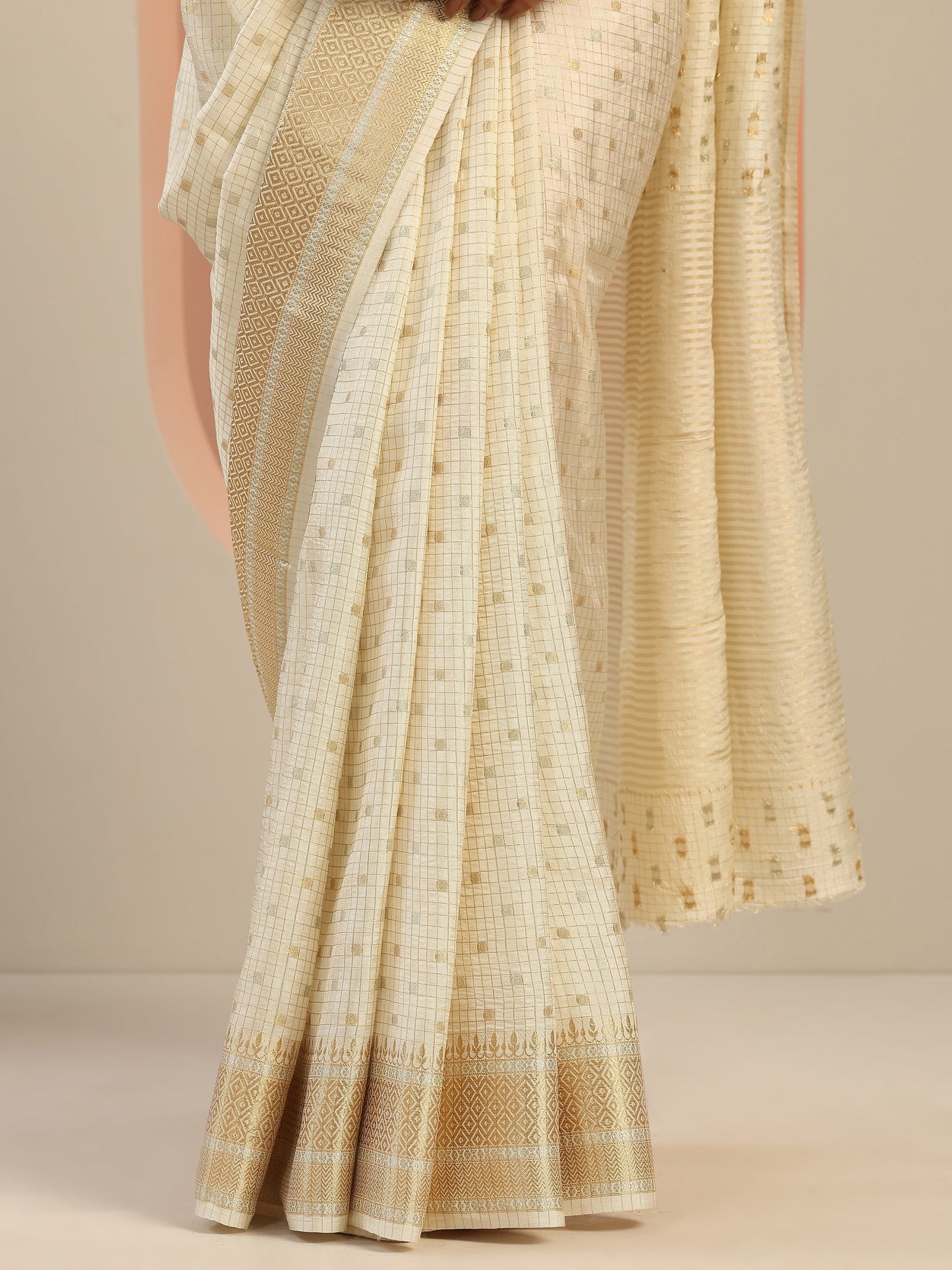 Cream Woven Design Silk Blend Saree With Unstitched Blouse Piece
