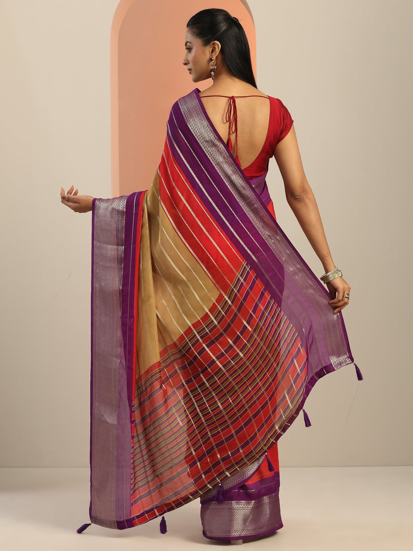 Tan Embellished Silk Blend Saree With Unstitched Blouse Piece