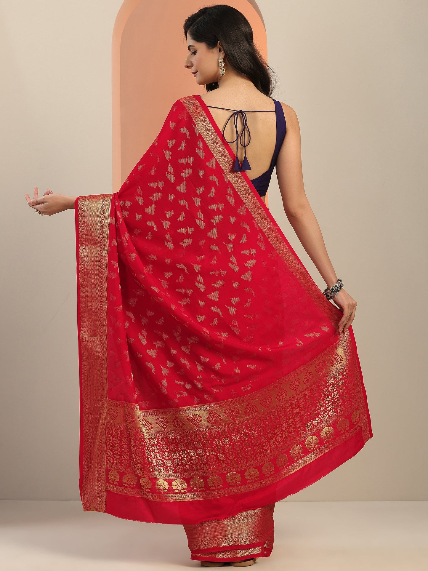 Red Woven Design Silk Blend Saree With Unstitched Blouse Piece