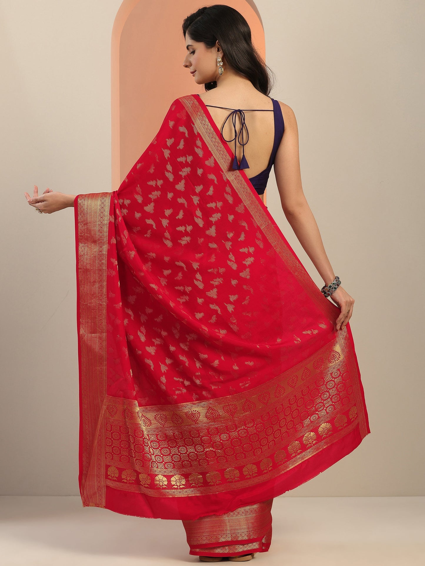Red Woven Design Silk Blend Saree With Unstitched Blouse Piece