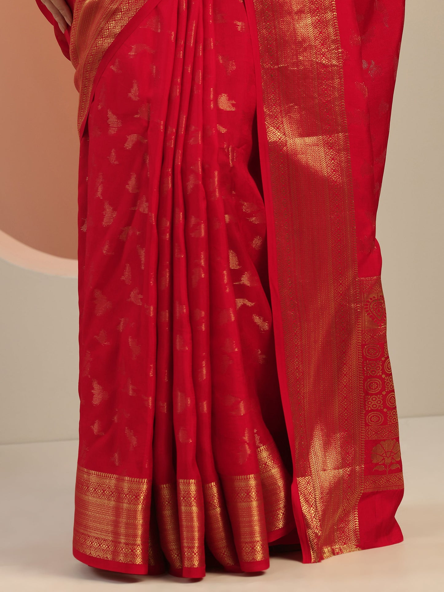 Red Woven Design Silk Blend Saree With Unstitched Blouse Piece