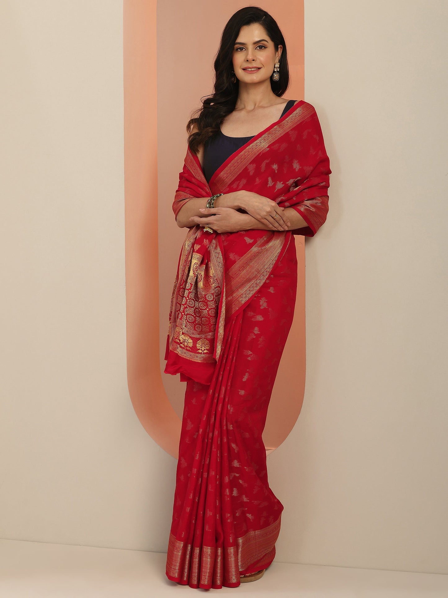 Red Woven Design Silk Blend Saree With Unstitched Blouse Piece