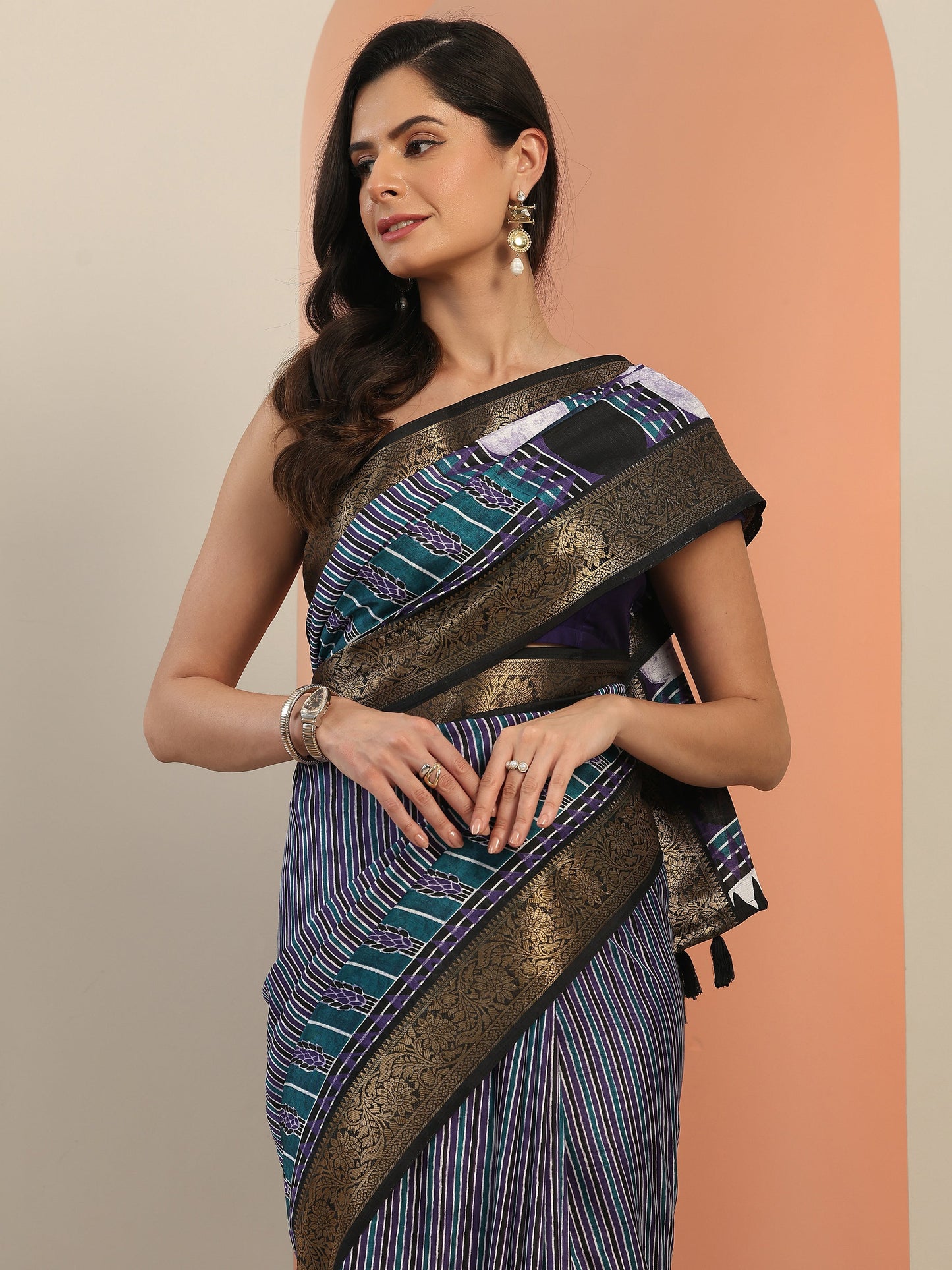 Purple Printed Silk Blend Saree With Unstitched Blouse Piece