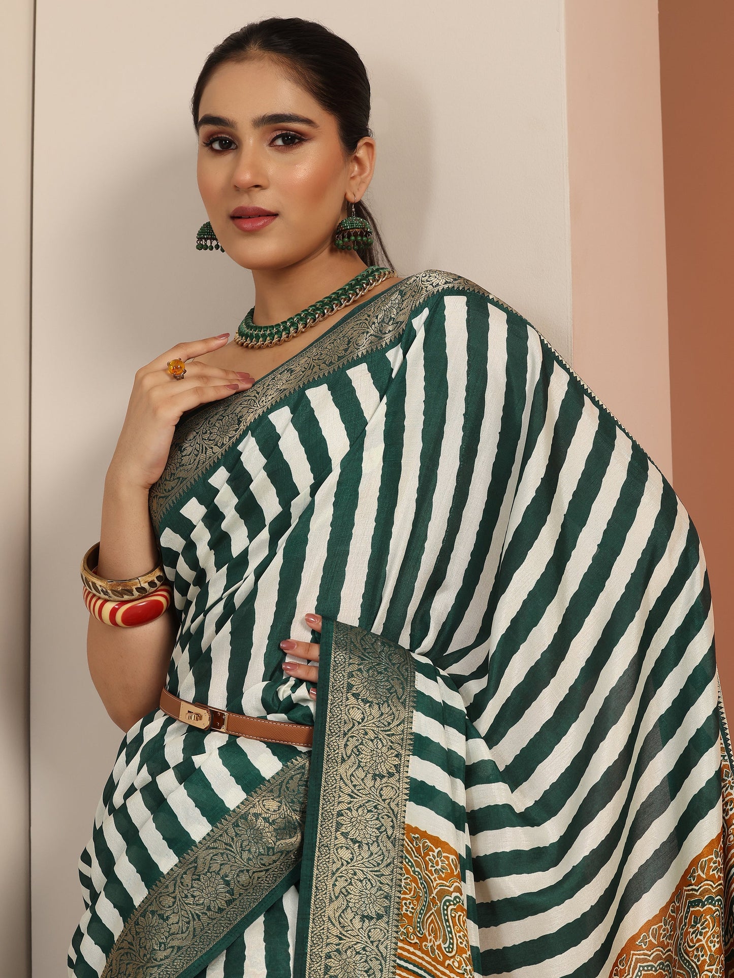 Green Printed Silk Blend Saree With Unstitched Blouse Piece