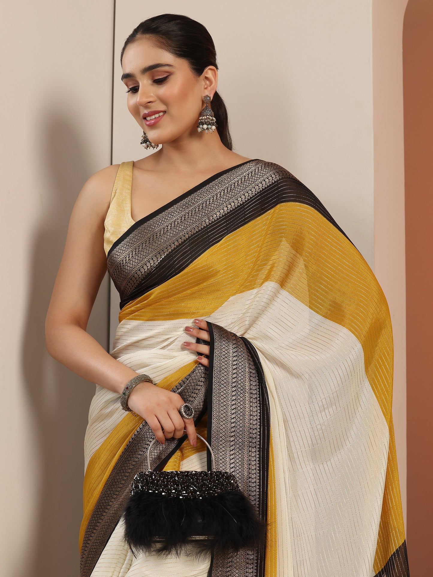Off white Solid Silk Blend Saree With Unstitched Blouse Piece