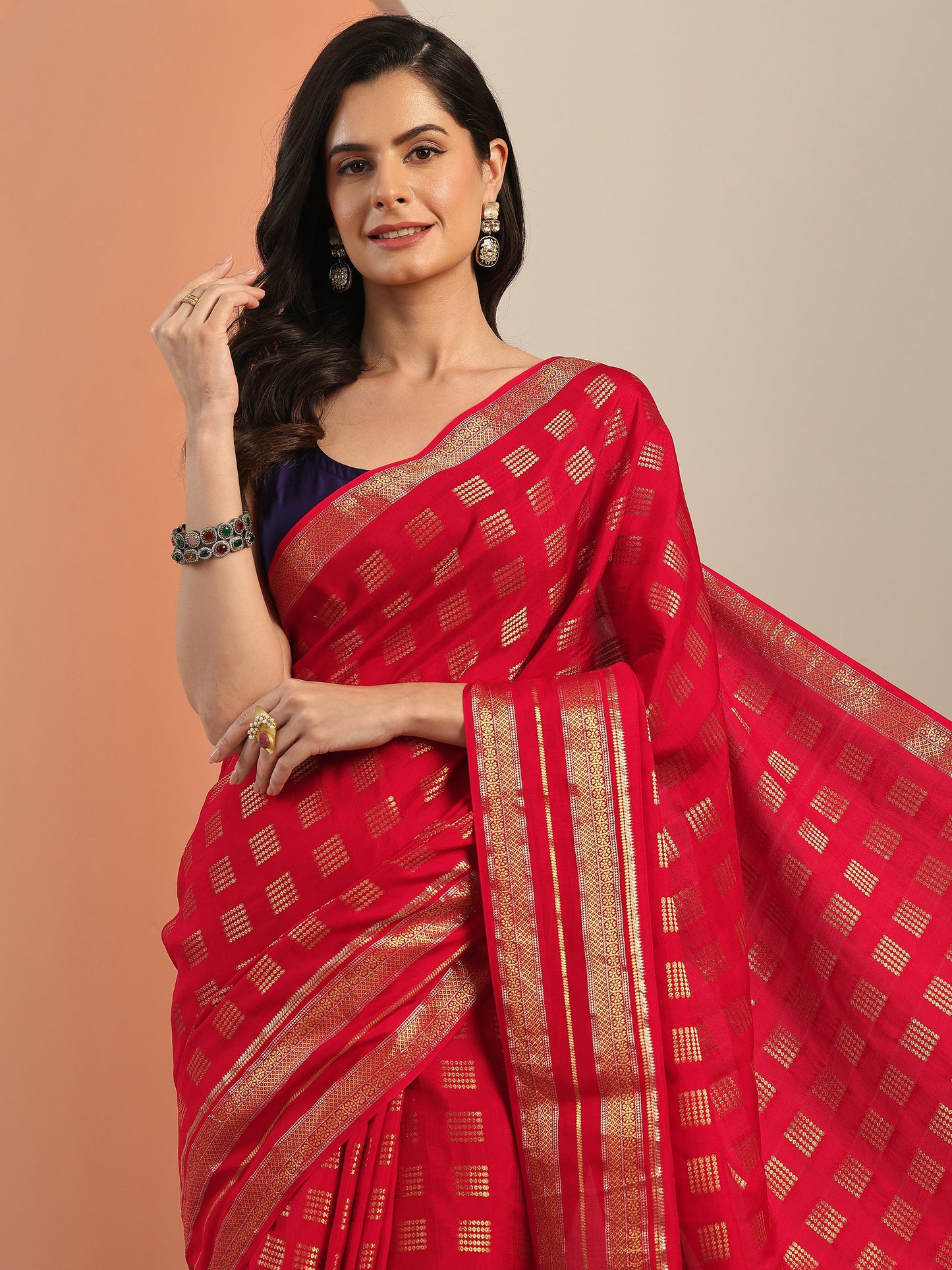 Red Woven Design Silk Blend Saree With Unstitched Blouse Piece