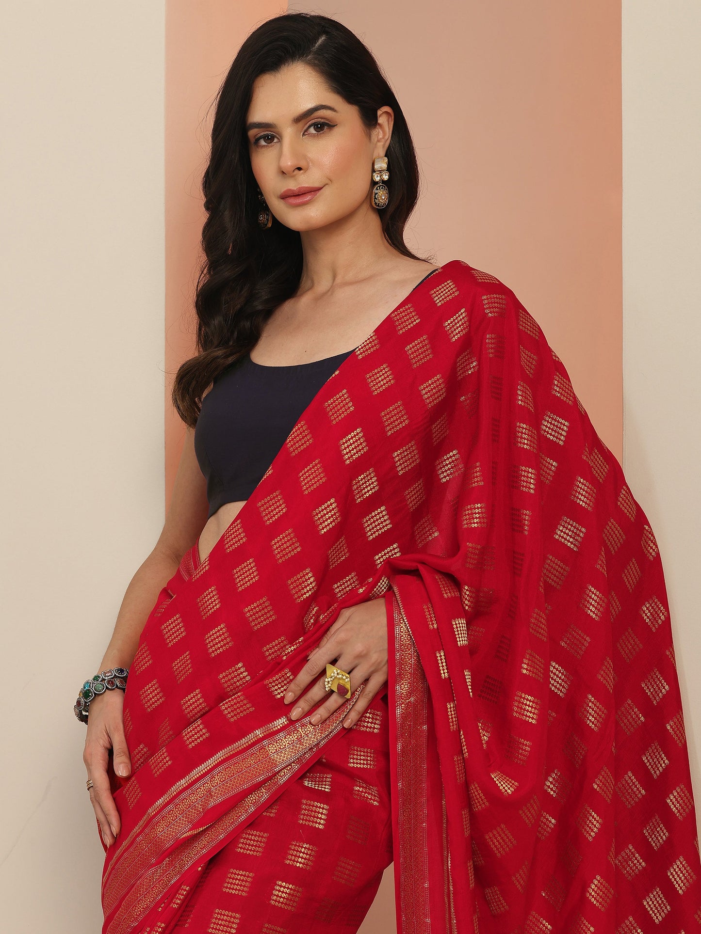 Red Woven Design Silk Blend Saree With Unstitched Blouse Piece