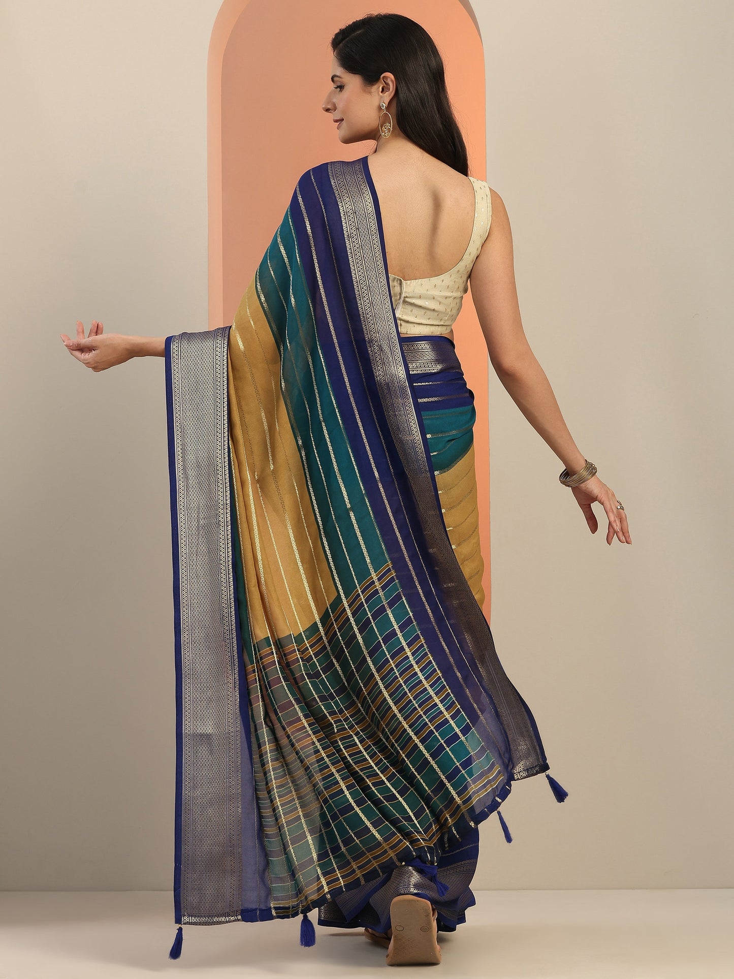 Tan Embellished Silk Blend Saree With Unstitched Blouse Piece