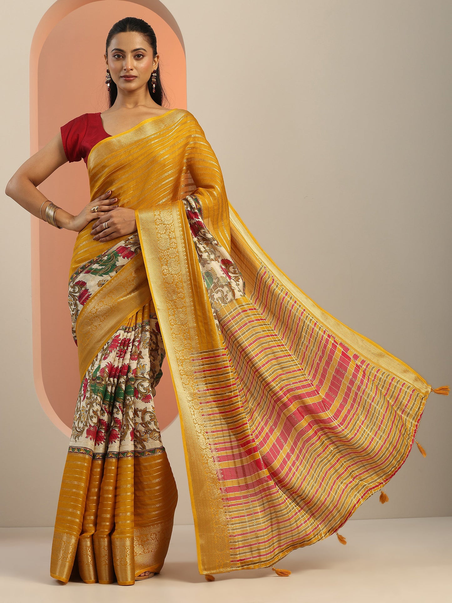 Multi Printed Silk Blend Saree With Unstitched Blouse Piece