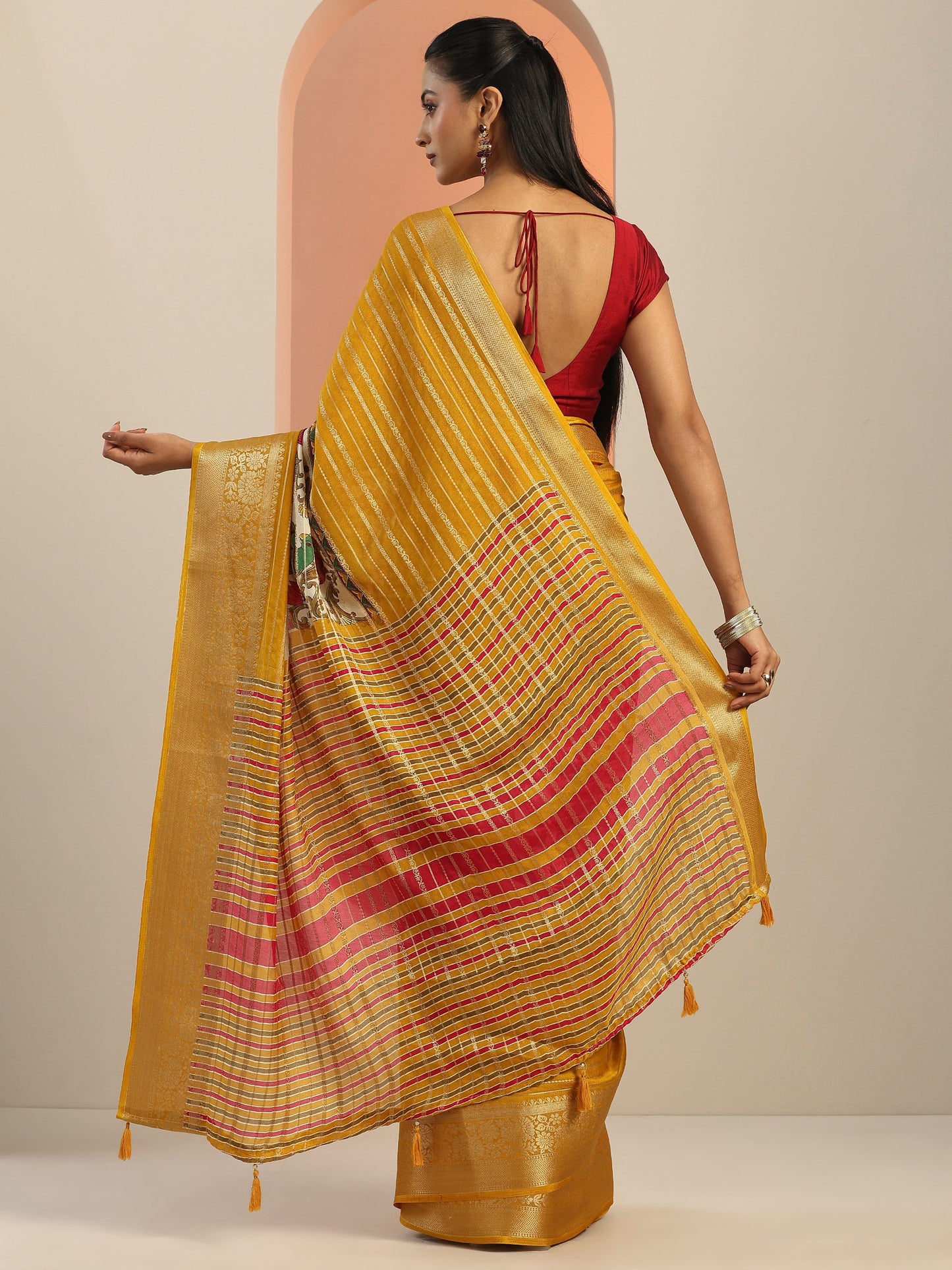 Multi Printed Silk Blend Saree With Unstitched Blouse Piece