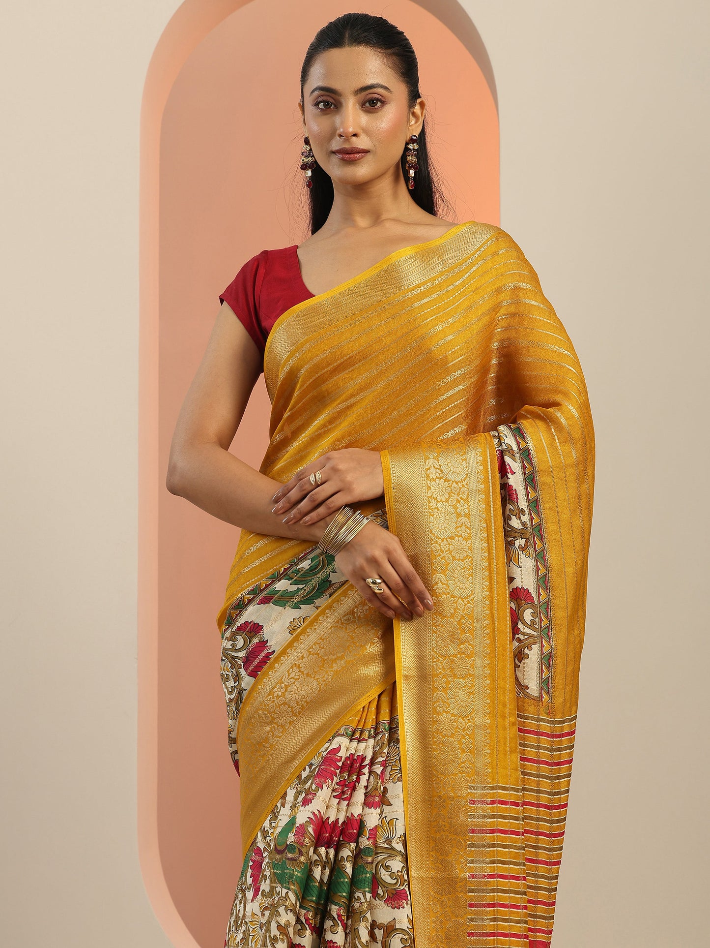 Multi Printed Silk Blend Saree With Unstitched Blouse Piece
