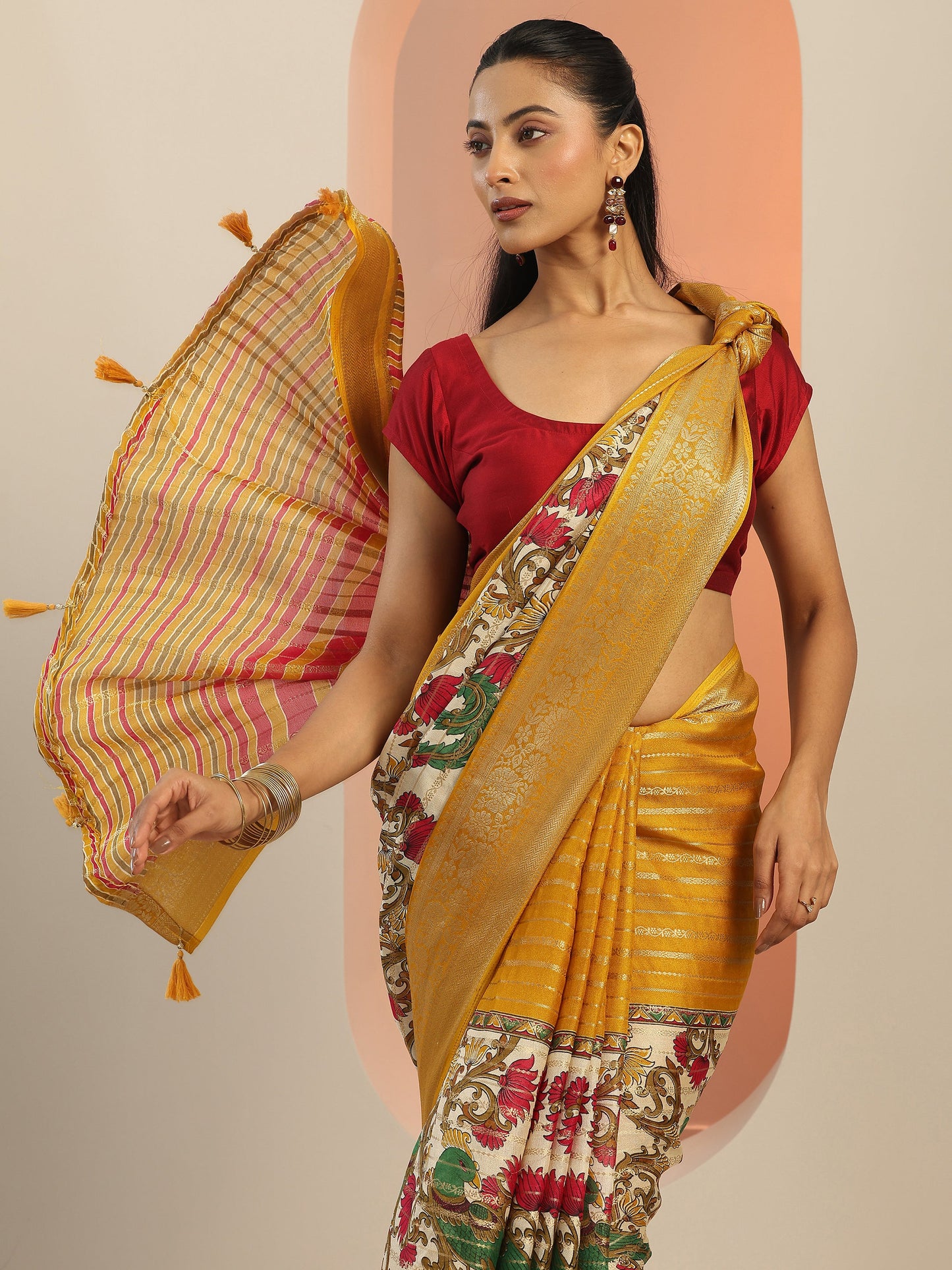Multi Printed Silk Blend Saree With Unstitched Blouse Piece