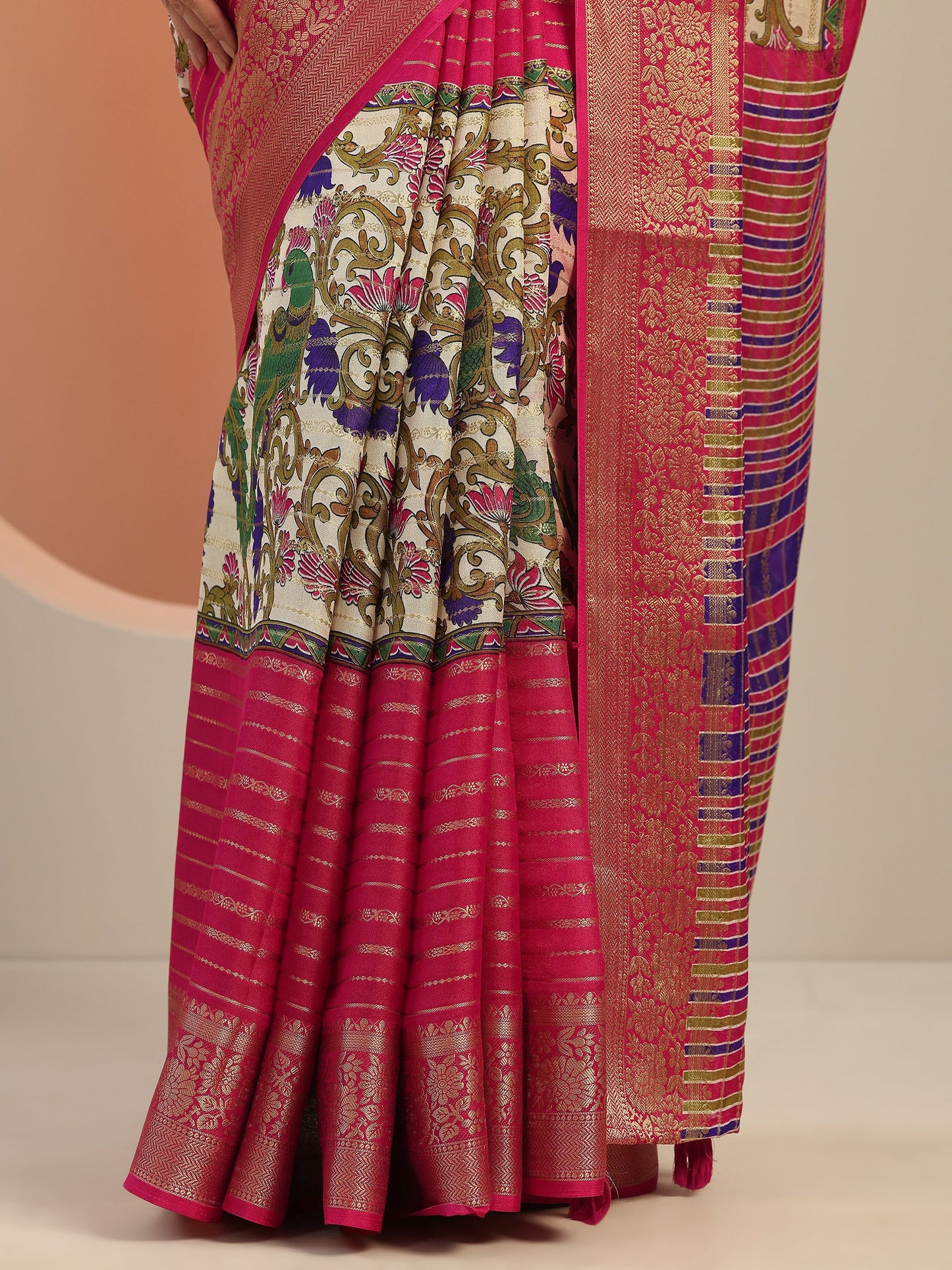 Multi Printed Silk Blend Saree With Unstitched Blouse Piece