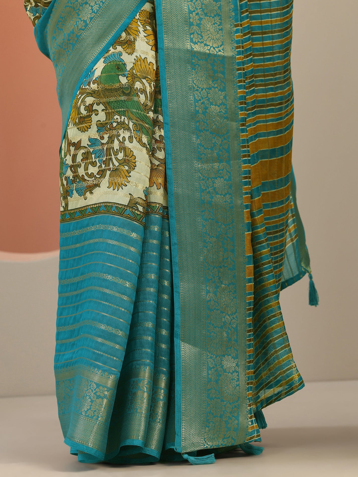Multi Printed Silk Blend Saree With Unstitched Blouse Piece