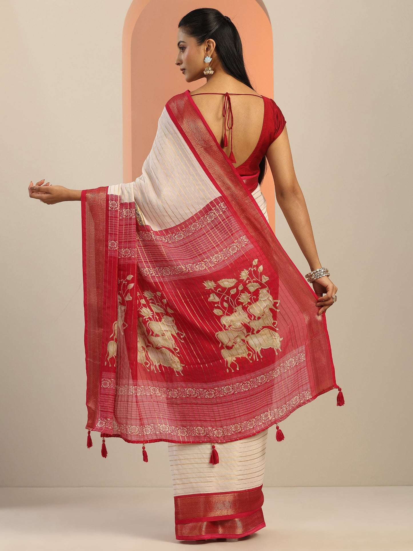 Pink Printed Silk Blend Saree With Unstitched Blouse Piece