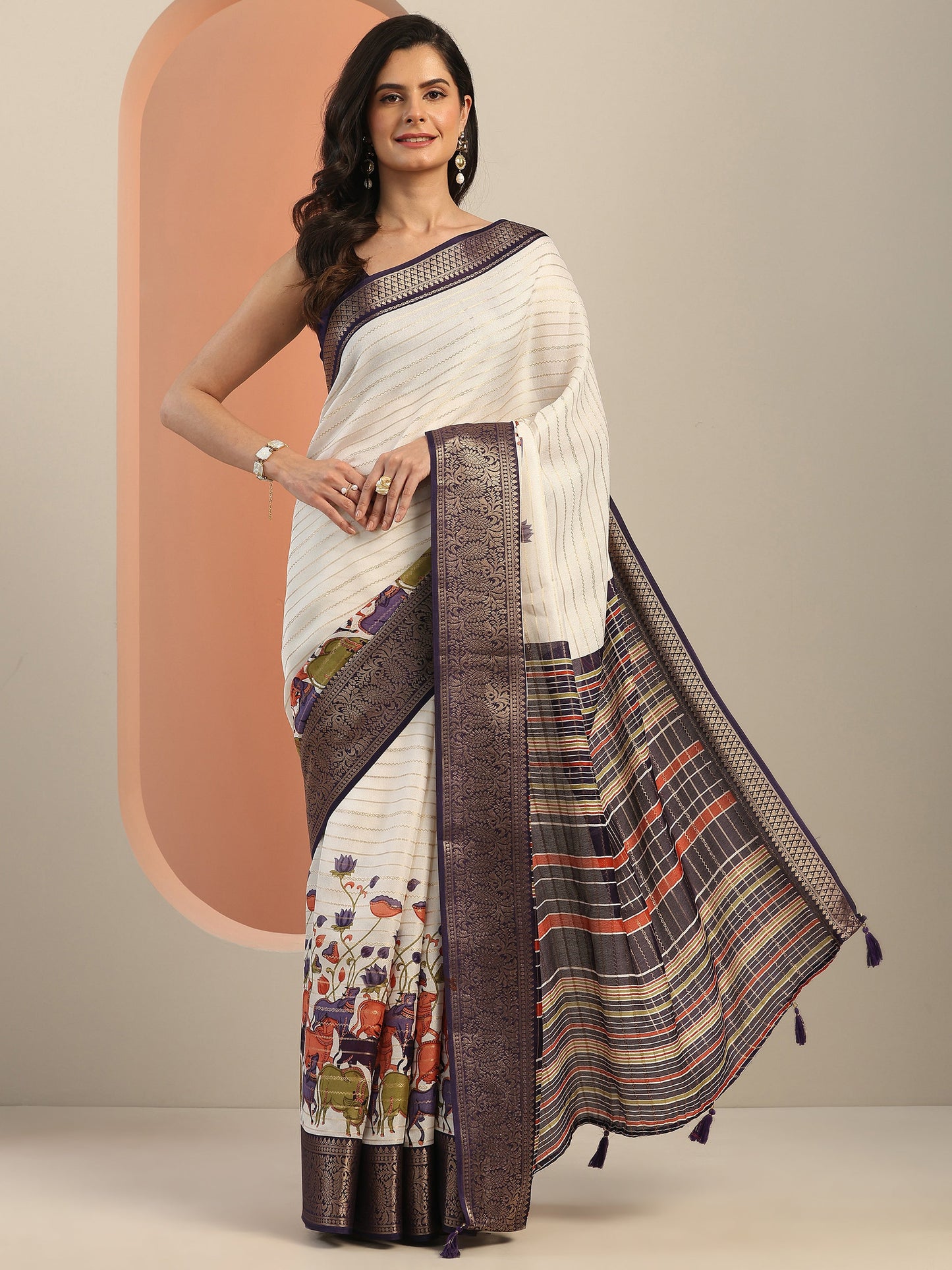 Off White Kalamkari Printed Silk Blend Saree With Unstitched Blouse Piece