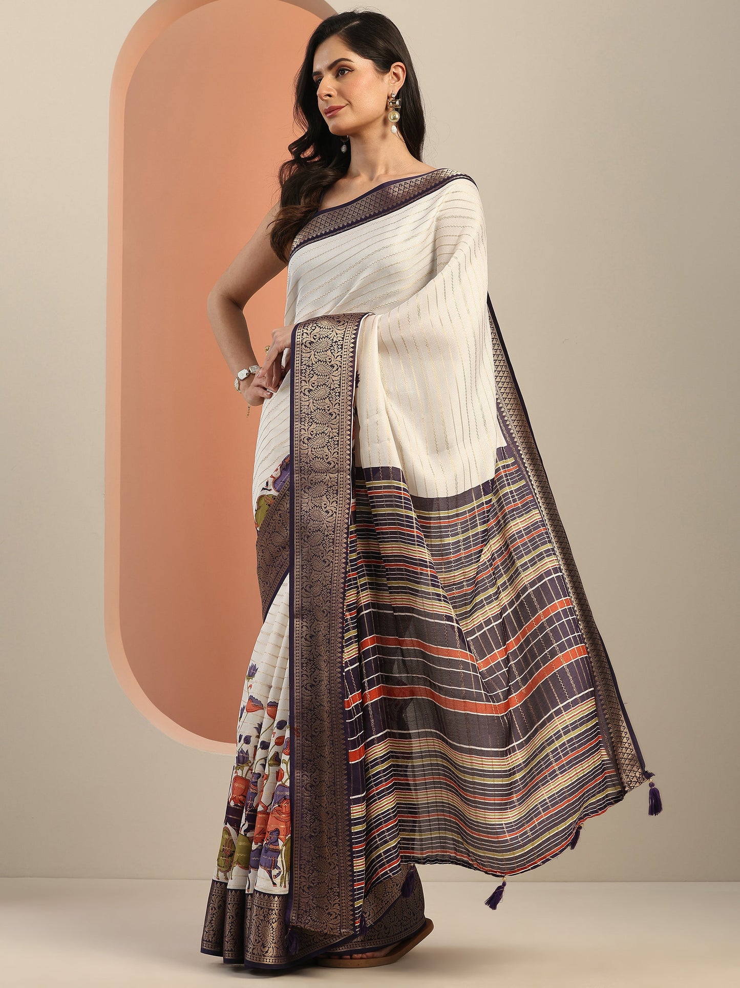 Off White Kalamkari Printed Silk Blend Saree With Unstitched Blouse Piece