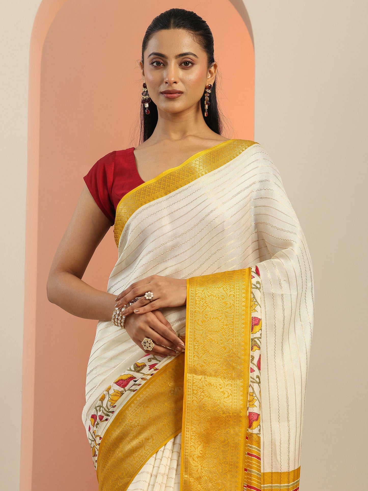 Off white Printed Silk Blend Saree With Unstitched Blouse Piece