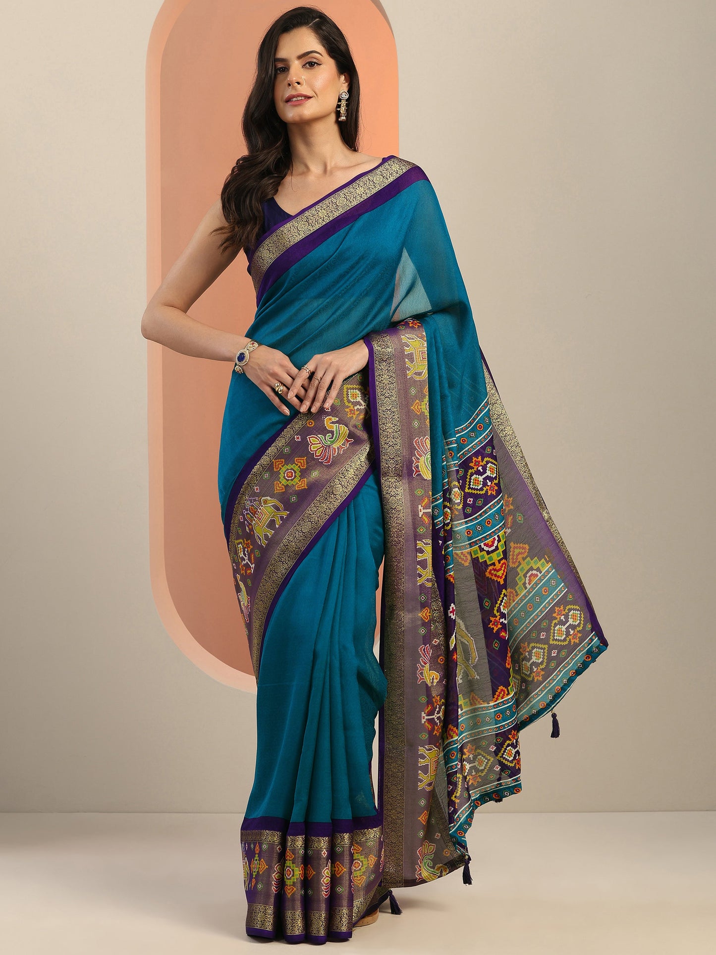 Teal Solid Georgette Saree With Unstitched Blouse Piece