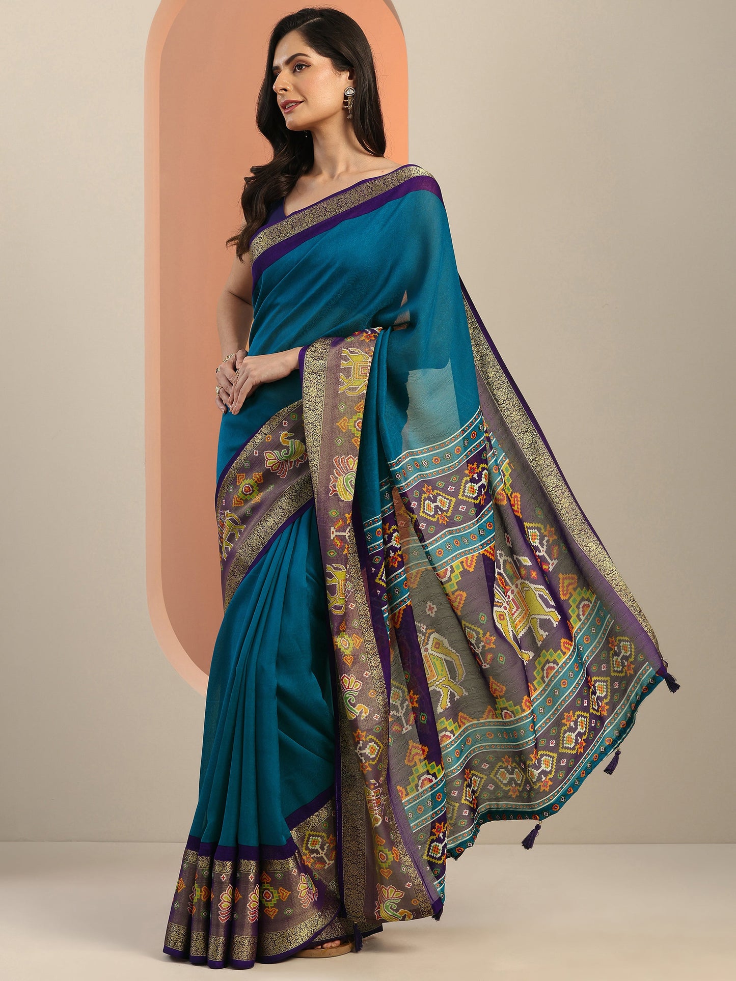 Teal Solid Georgette Saree With Unstitched Blouse Piece