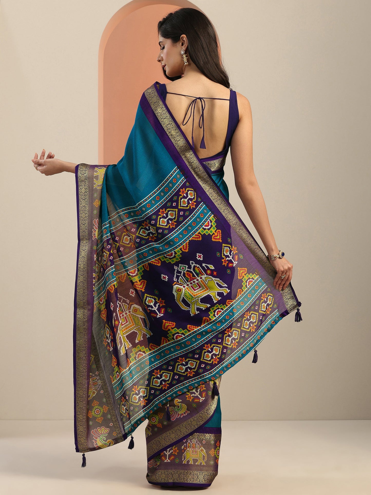 Teal Solid Georgette Saree With Unstitched Blouse Piece