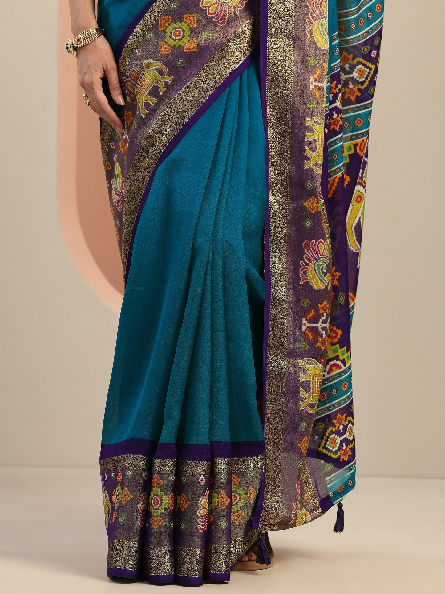 Teal Solid Georgette Saree With Unstitched Blouse Piece