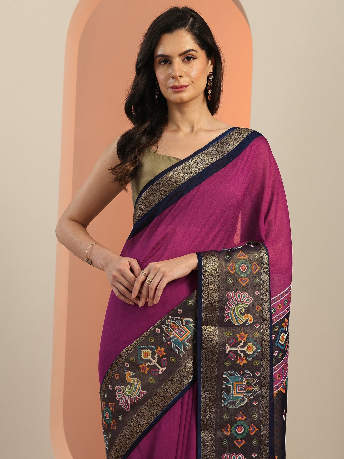 Magenta Solid Georgette Saree With Unstitched Blouse Piece