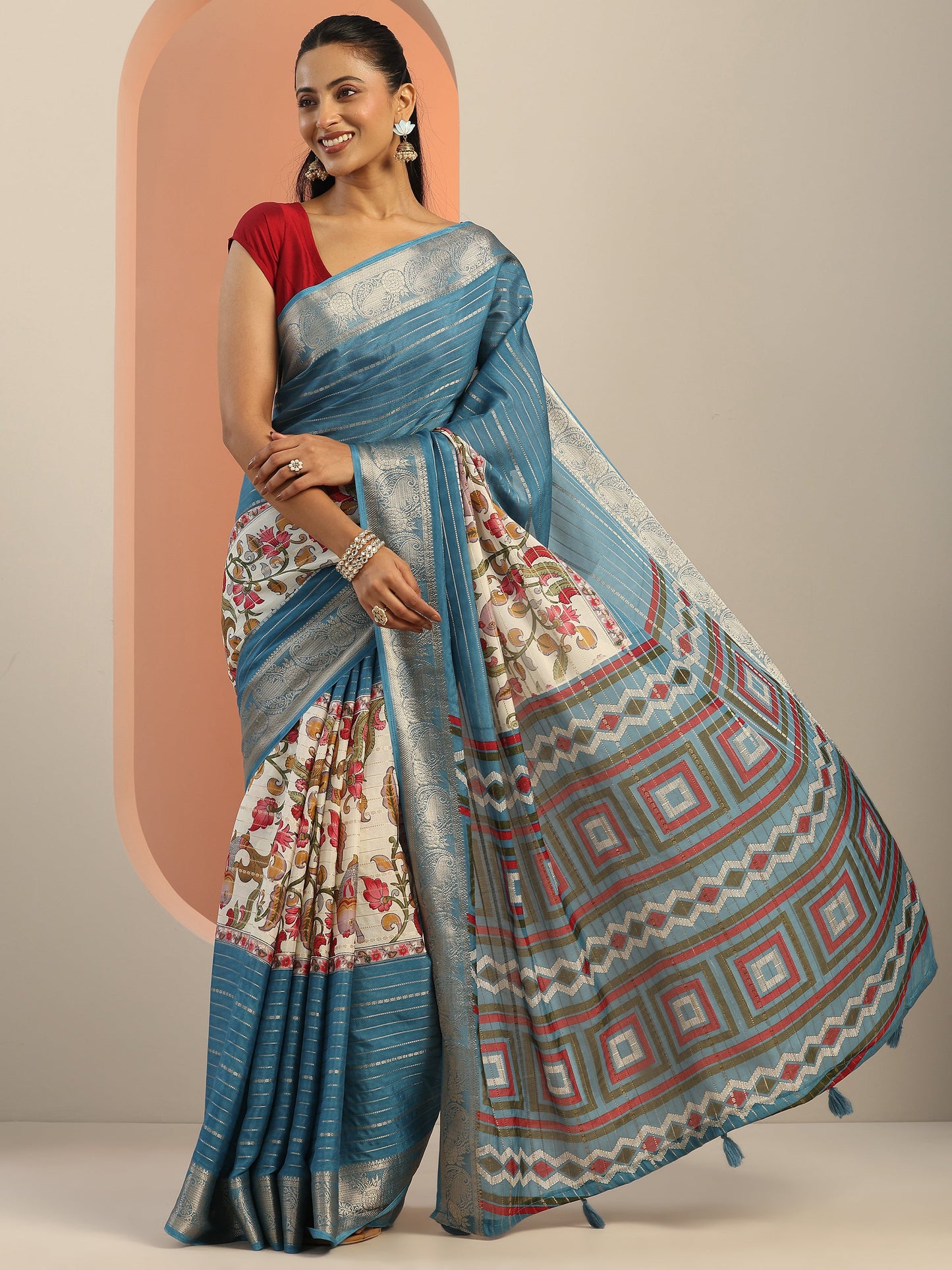 Multi Printed Crepe Saree With Unstitched Blouse Piece