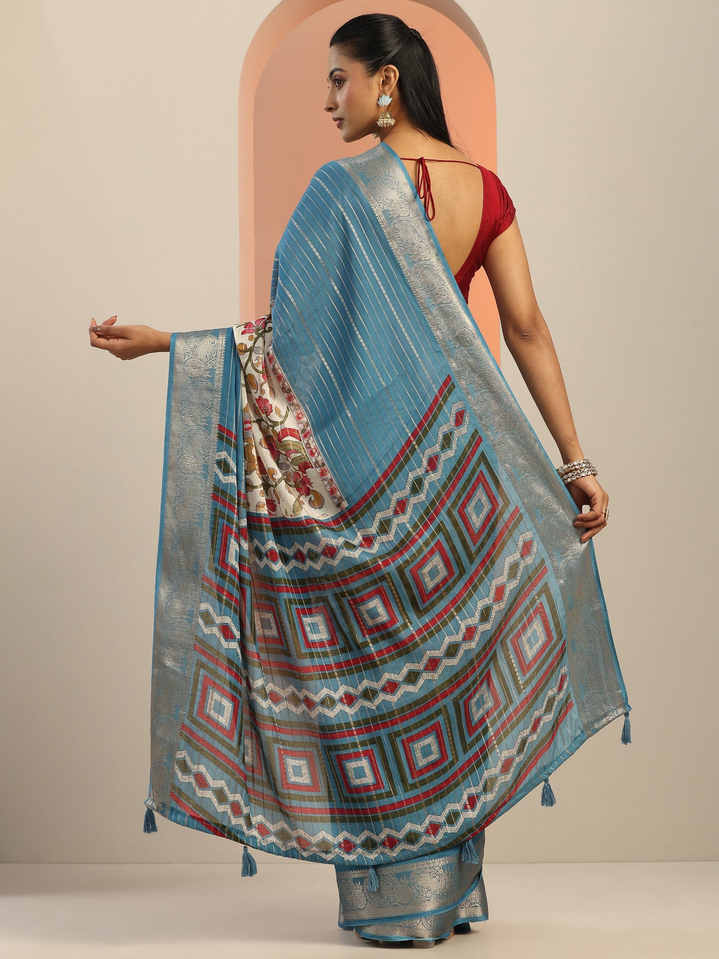 Multi Printed Crepe Saree With Unstitched Blouse Piece