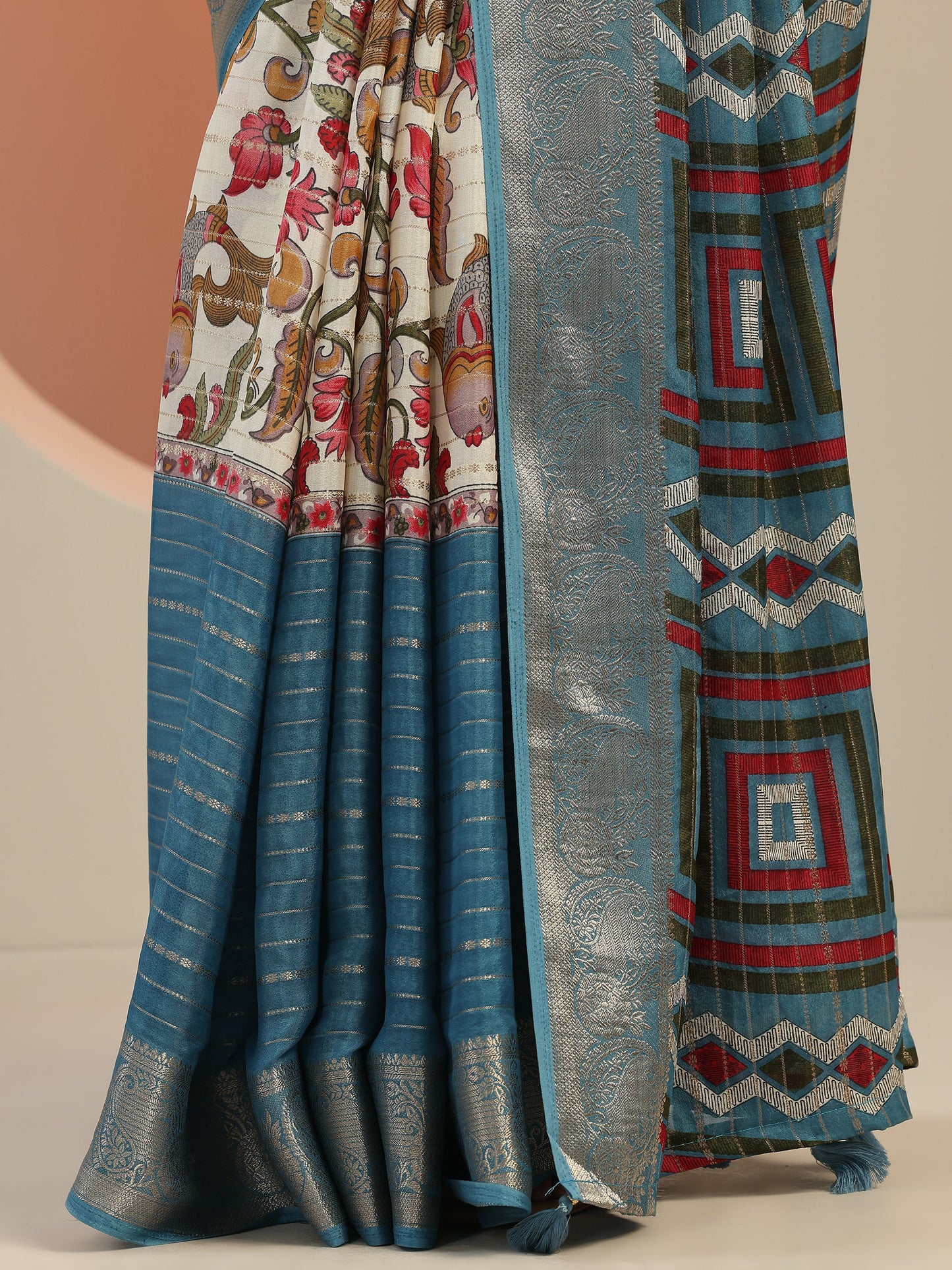 Multi Printed Crepe Saree With Unstitched Blouse Piece