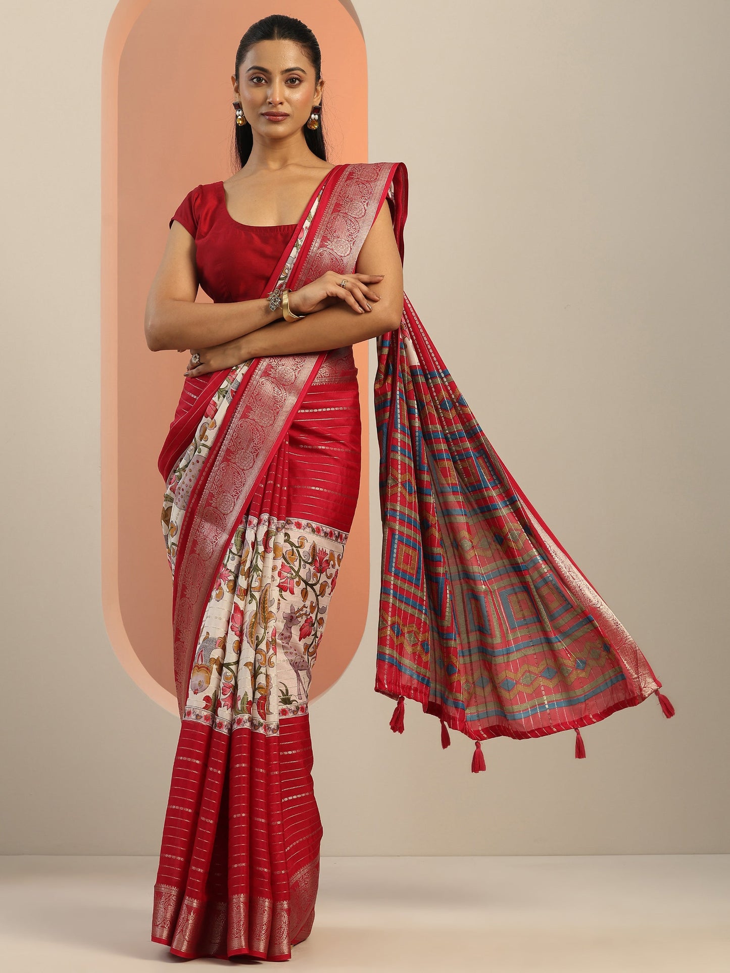 Multi Printed Crepe Saree With Unstitched Blouse Piece