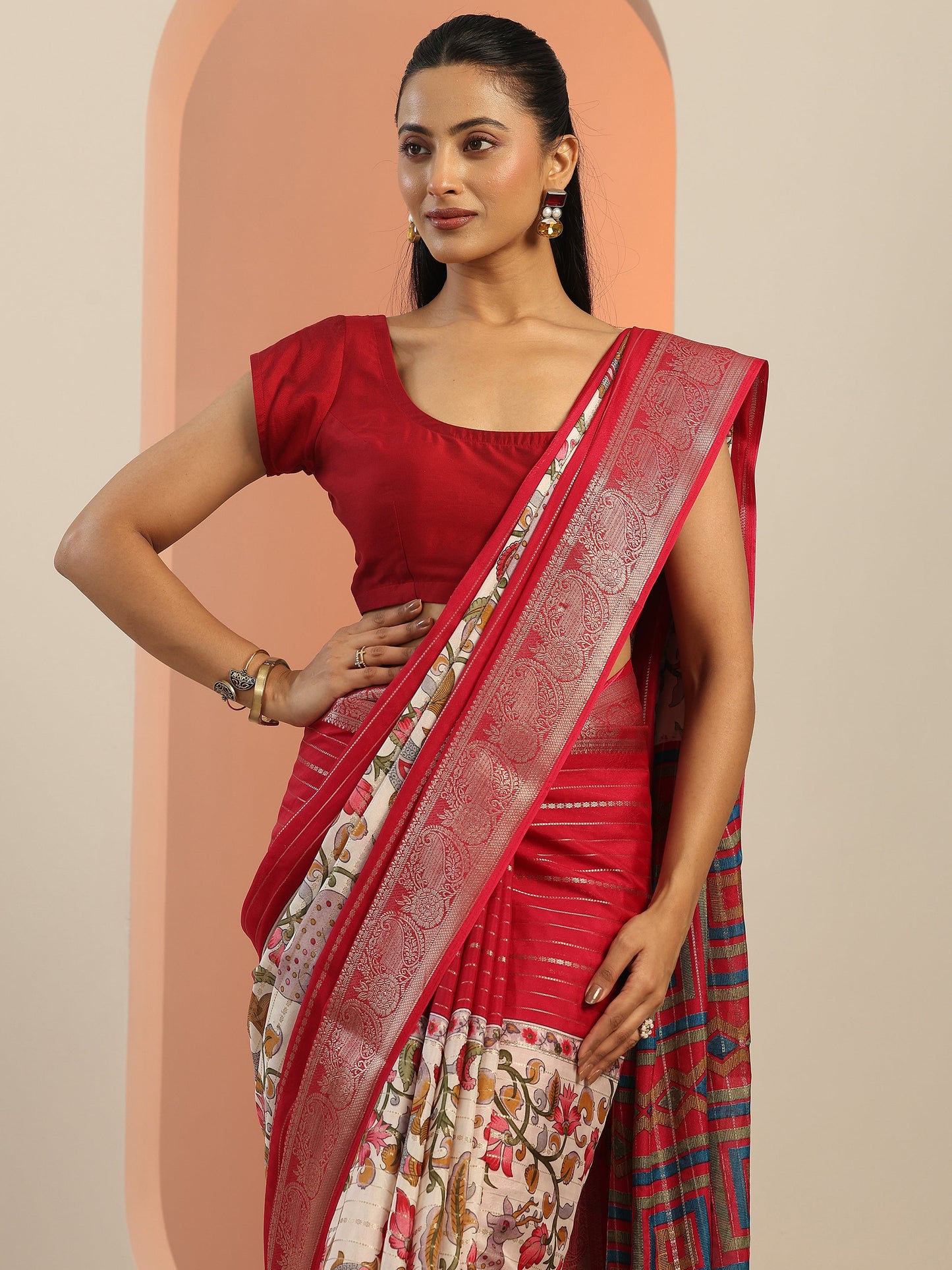 Multi Printed Crepe Saree With Unstitched Blouse Piece