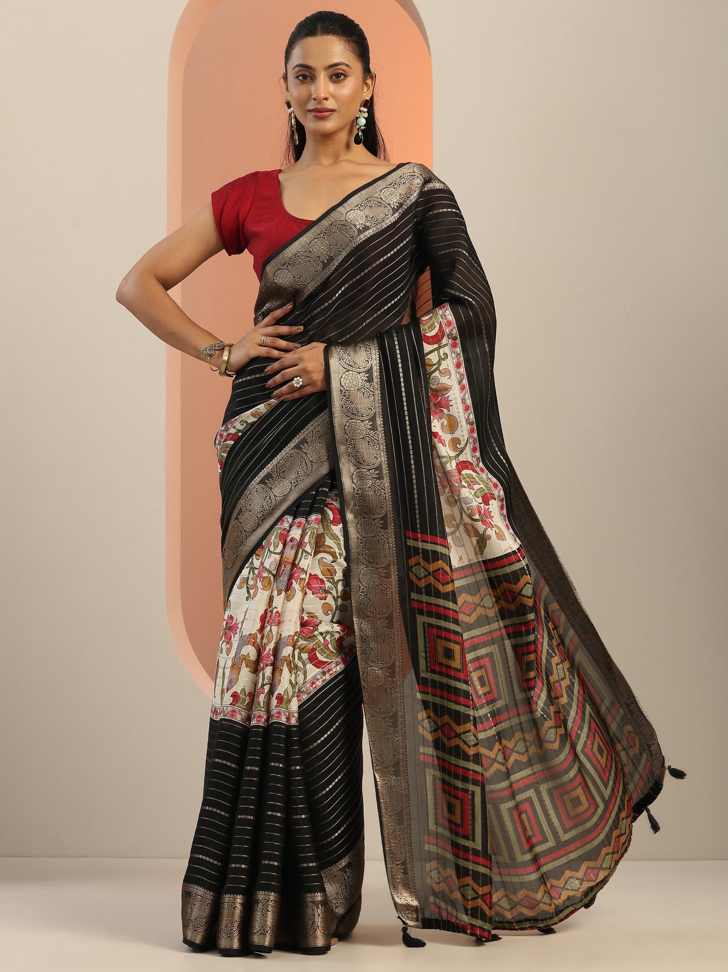 Multi Printed Crepe Saree With Unstitched Blouse Piece