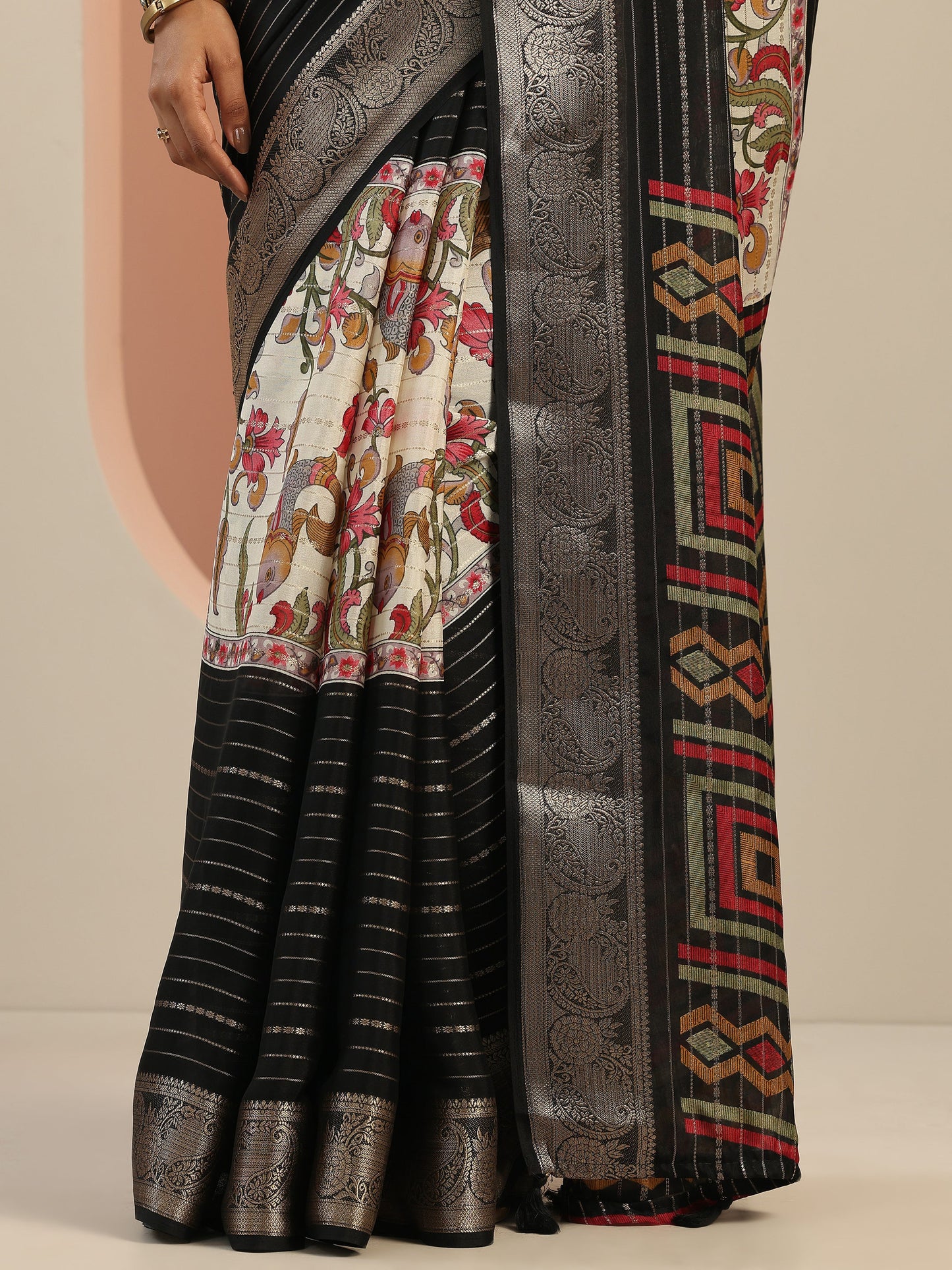 Multi Printed Crepe Saree With Unstitched Blouse Piece