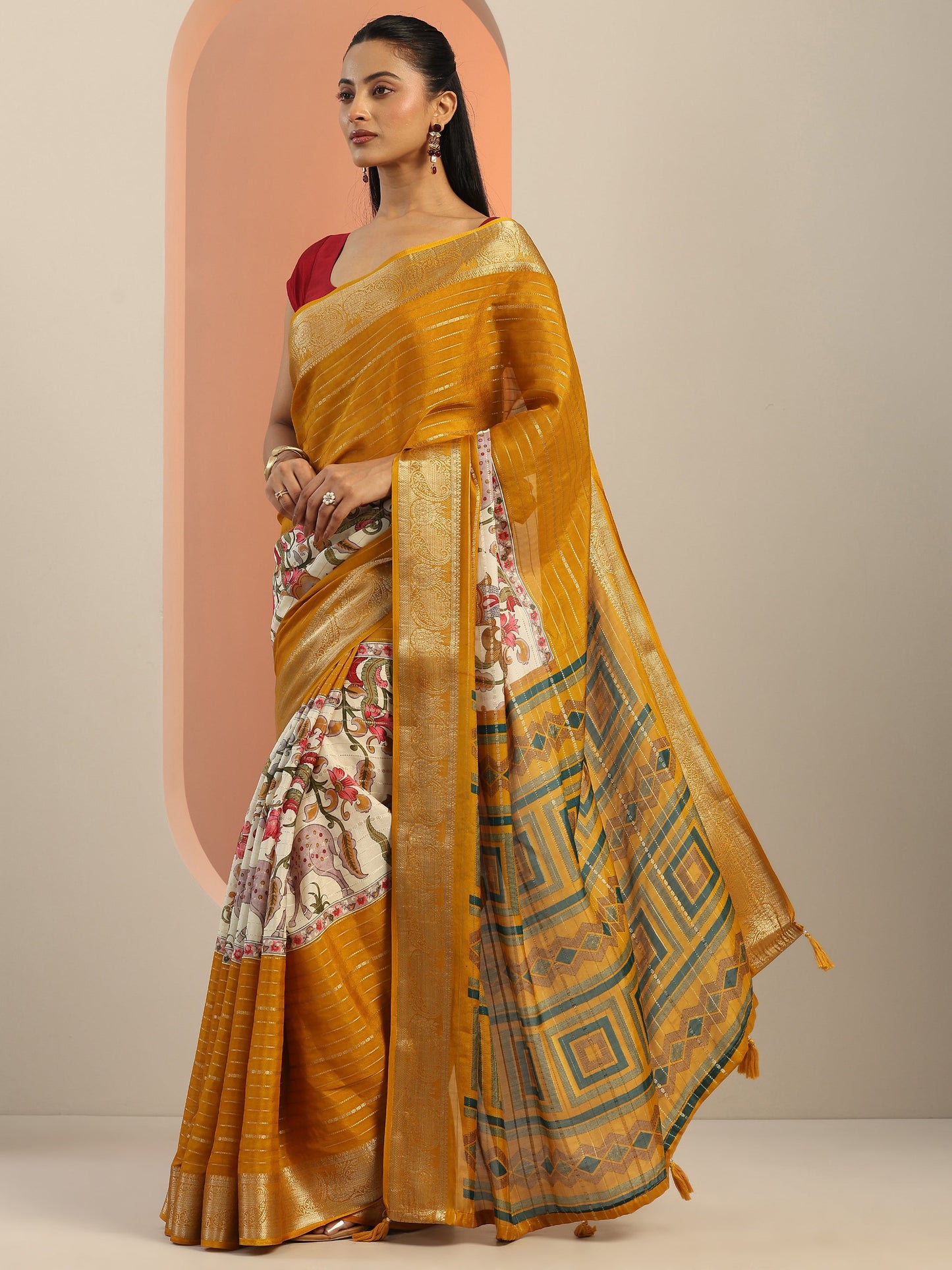 Multi Printed Crepe Saree With Unstitched Blouse Piece