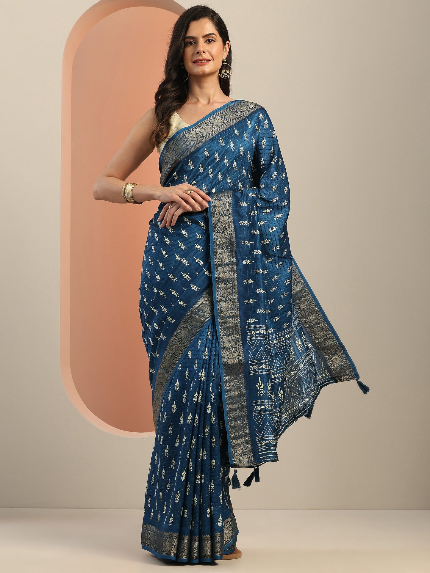 Teal Printed Silk Blend Saree With Unstitched Blouse Piece