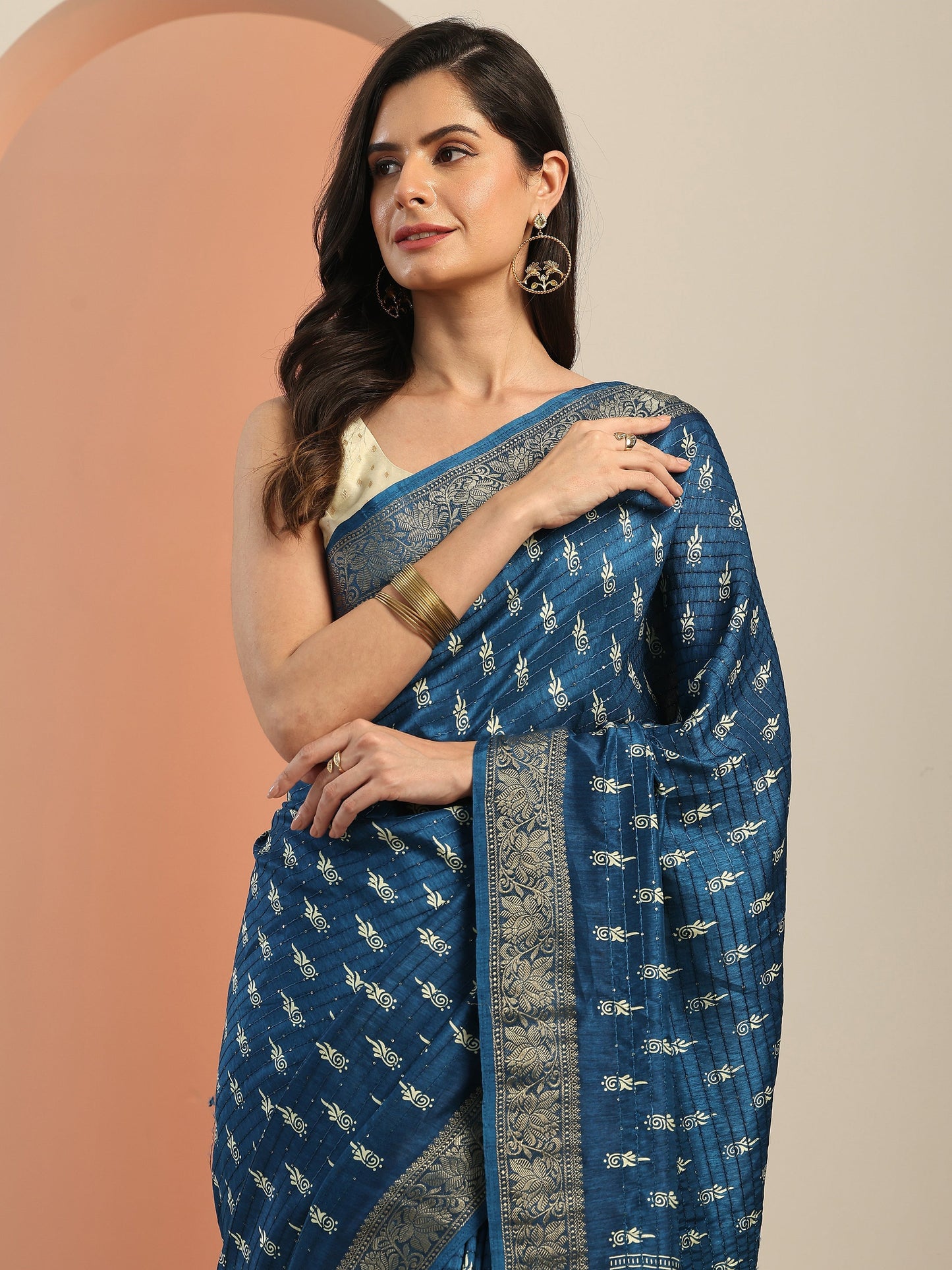 Teal Printed Silk Blend Saree With Unstitched Blouse Piece