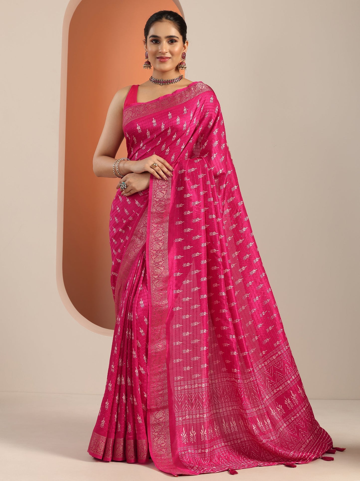 Pink Printed Silk Blend Saree With Unstitched Blouse Piece