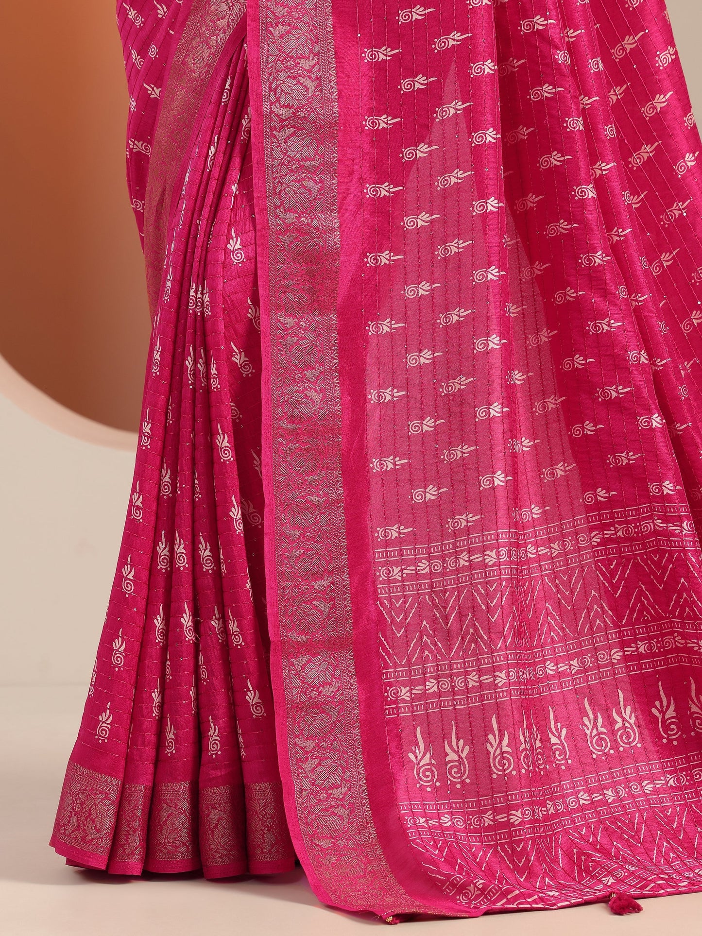 Pink Printed Silk Blend Saree With Unstitched Blouse Piece