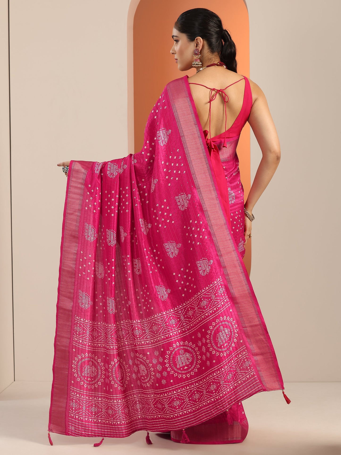 Pink Printed Silk Blend Saree With Unstitched Blouse Piece
